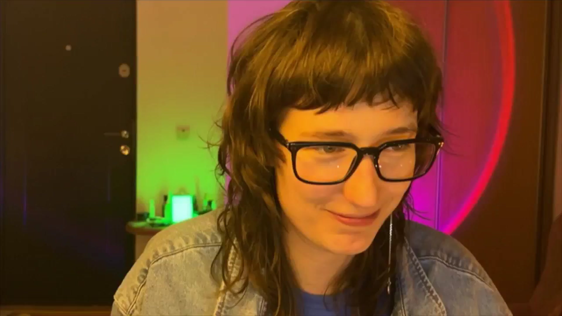 Gallery image thumbnail from LoooneyTunes's myfreecams stream on, 02/25/2025, 19:26 image 16 of 20