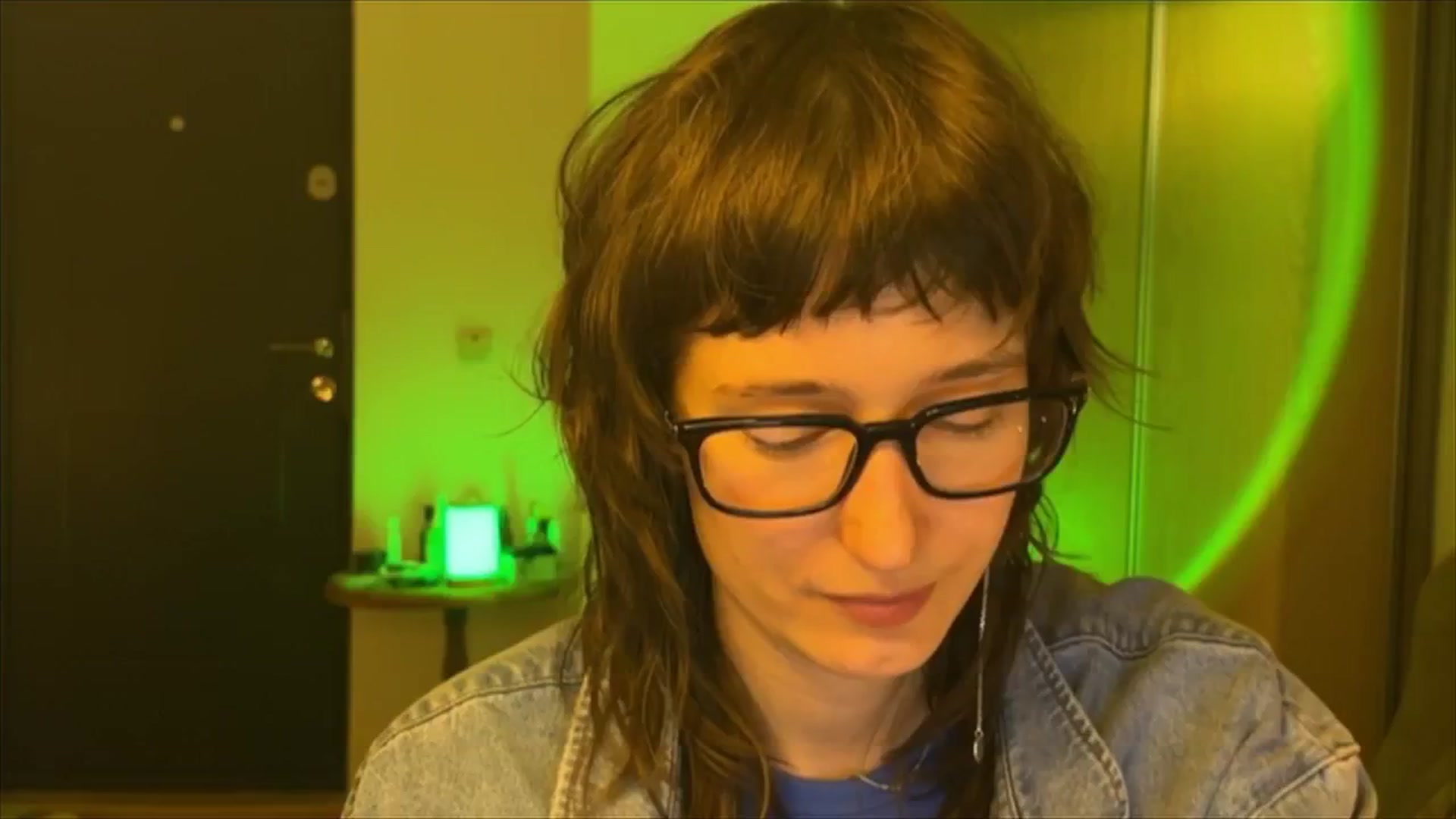 Gallery image thumbnail from LoooneyTunes's myfreecams stream on, 02/25/2025, 20:20 image 7 of 20