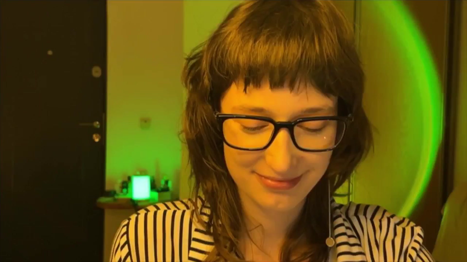 Gallery image thumbnail from LoooneyTunes's myfreecams stream on, 03/01/2025, 20:52 image 9 of 20