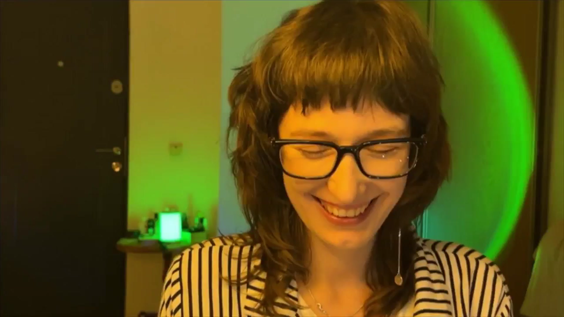 Gallery image thumbnail from LoooneyTunes's myfreecams stream on, 03/01/2025, 20:52 image 12 of 20