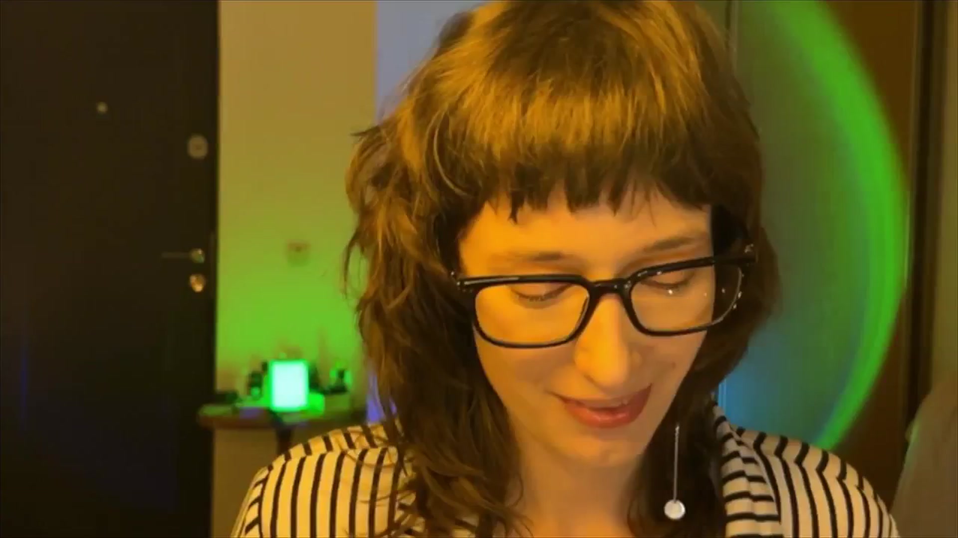 Gallery image thumbnail from LoooneyTunes's myfreecams stream on, 03/01/2025, 20:52 image 14 of 20