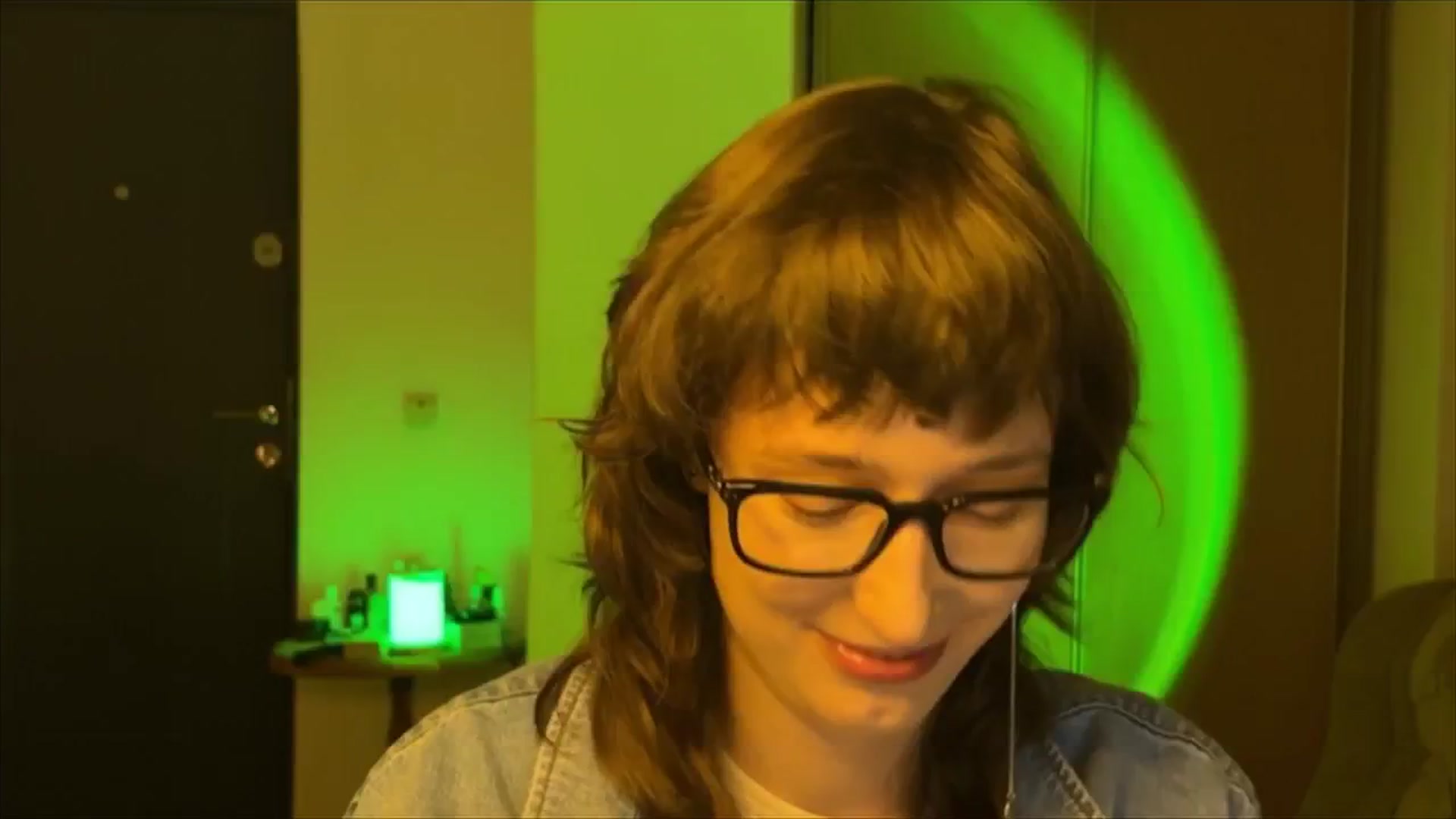 Gallery image thumbnail from LoooneyTunes's myfreecams stream on, 03/03/2025, 20:52 image 18 of 20