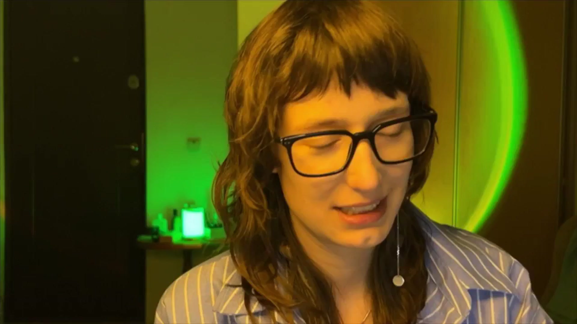 Gallery image thumbnail from LoooneyTunes's myfreecams stream on, 03/04/2025, 16:40 image 15 of 20