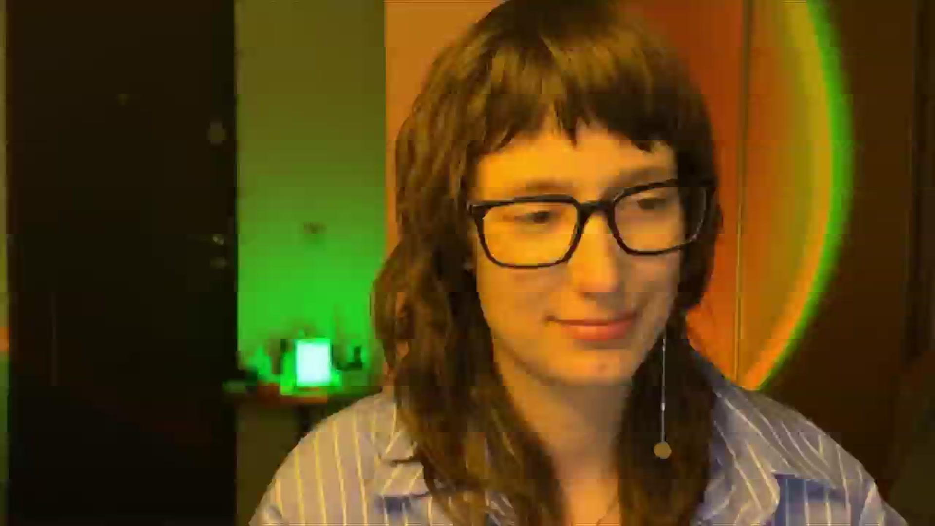 Gallery image thumbnail from LoooneyTunes's myfreecams stream on, 03/04/2025, 16:40 image 2 of 20