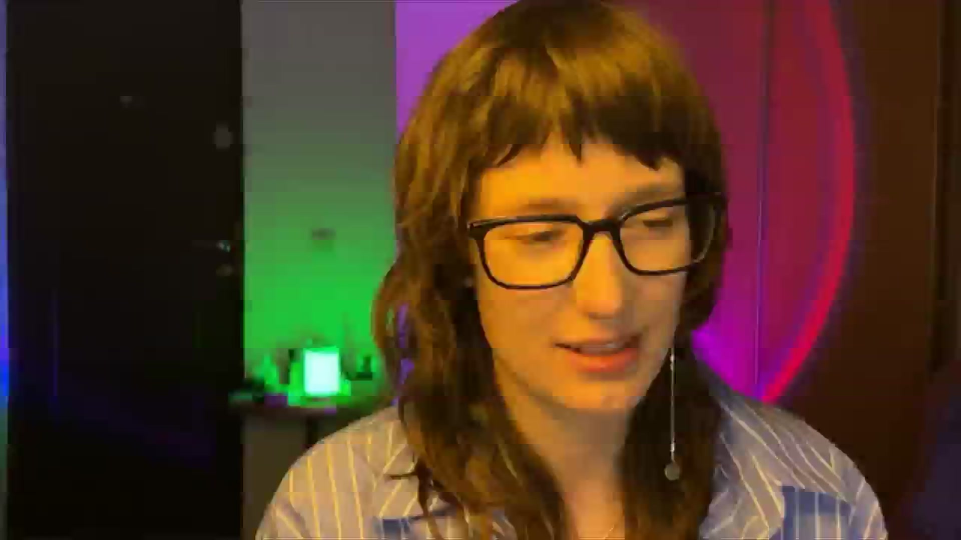 Gallery image thumbnail from LoooneyTunes's myfreecams stream on, 03/04/2025, 16:40 image 6 of 20