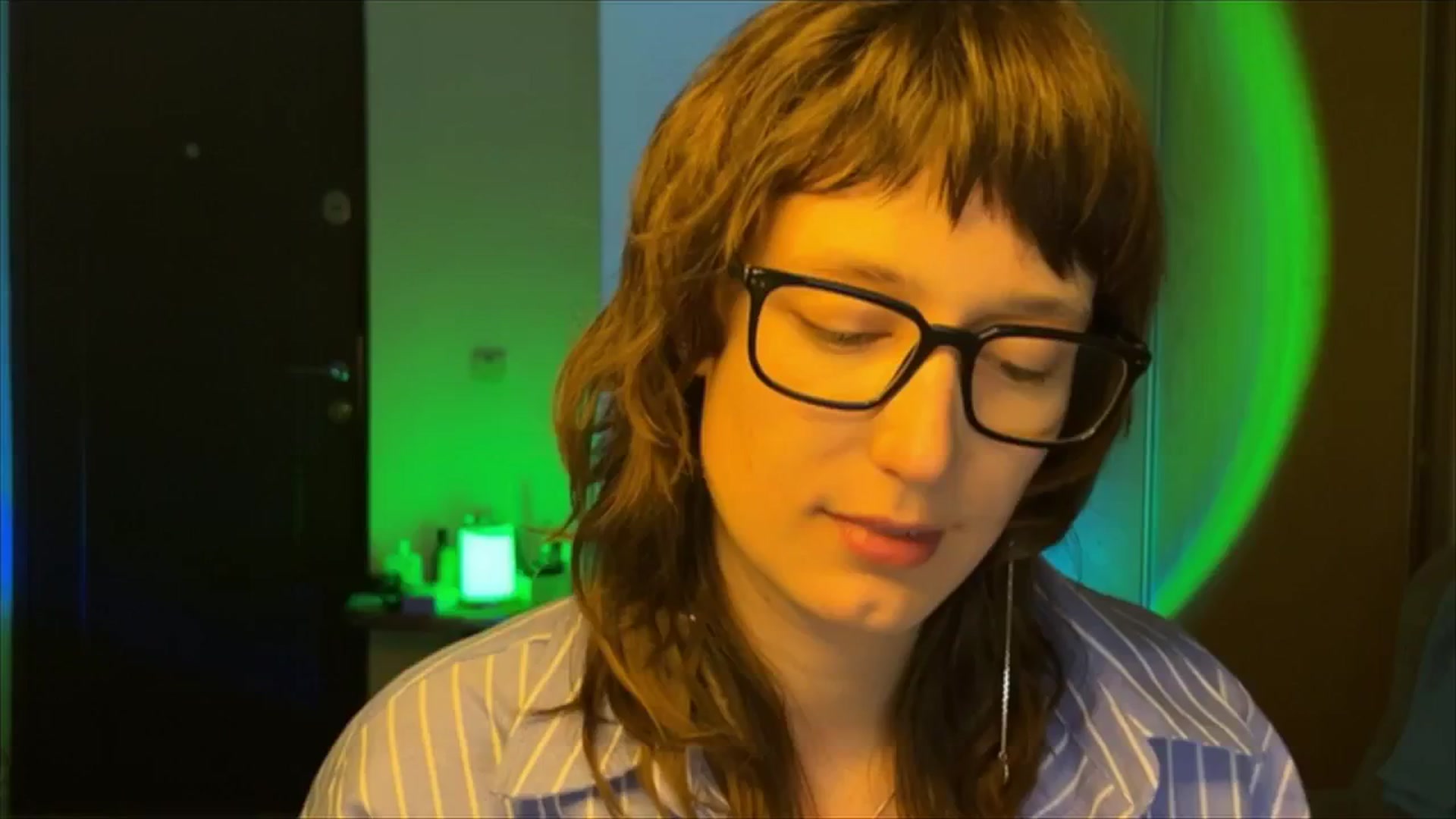 Gallery image thumbnail from LoooneyTunes's myfreecams stream on, 03/04/2025, 16:40 image 8 of 20