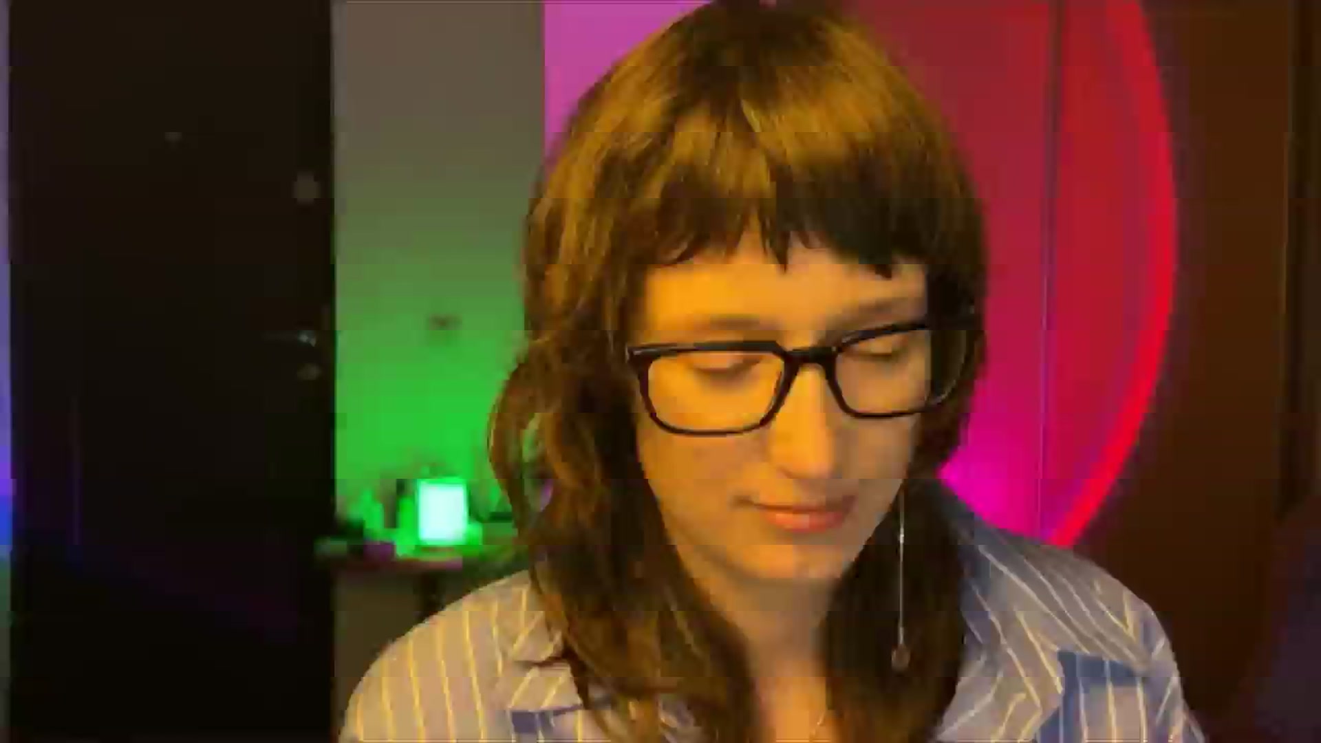 Gallery image thumbnail from LoooneyTunes's myfreecams stream on, 03/04/2025, 16:40 image 1 of 20