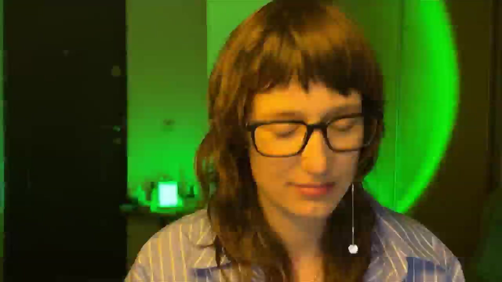 Gallery image thumbnail from LoooneyTunes's myfreecams stream on, 03/04/2025, 16:40 image 5 of 20