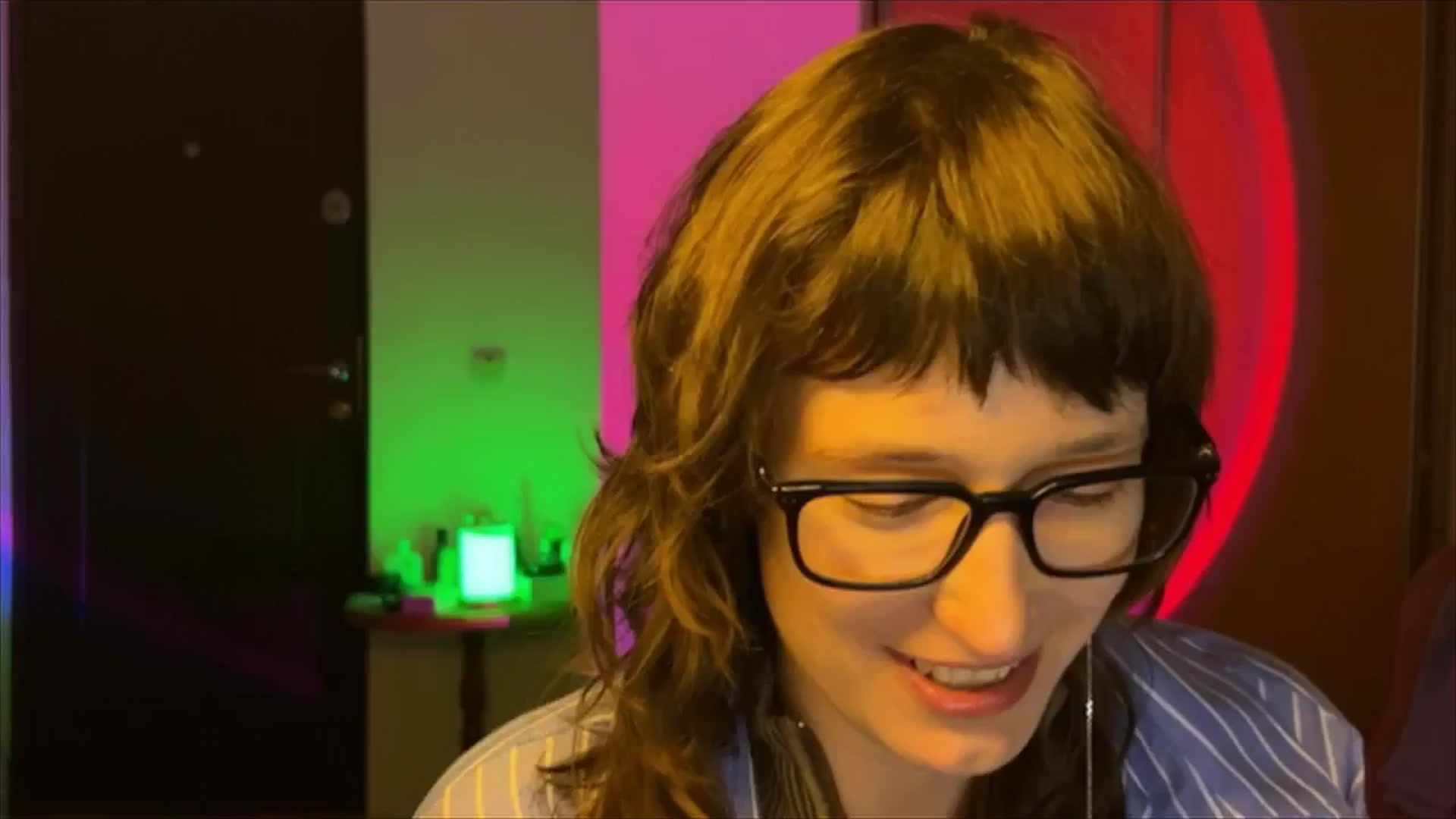 Gallery image thumbnail from LoooneyTunes's myfreecams stream on, 03/04/2025, 16:40 image 19 of 20