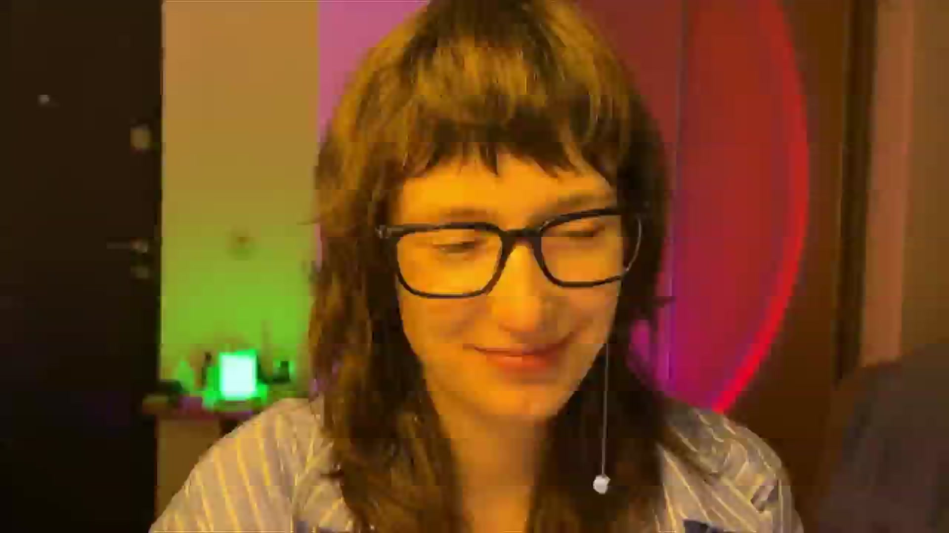 Gallery image thumbnail from LoooneyTunes's myfreecams stream on, 03/04/2025, 20:29 image 1 of 20