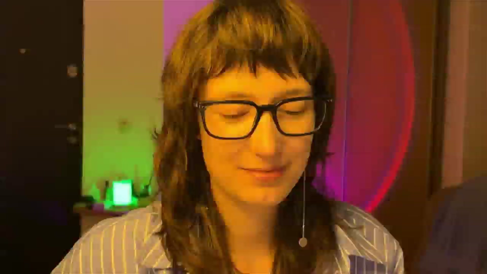 Gallery image thumbnail from LoooneyTunes's myfreecams stream on, 03/04/2025, 20:29 image 2 of 20