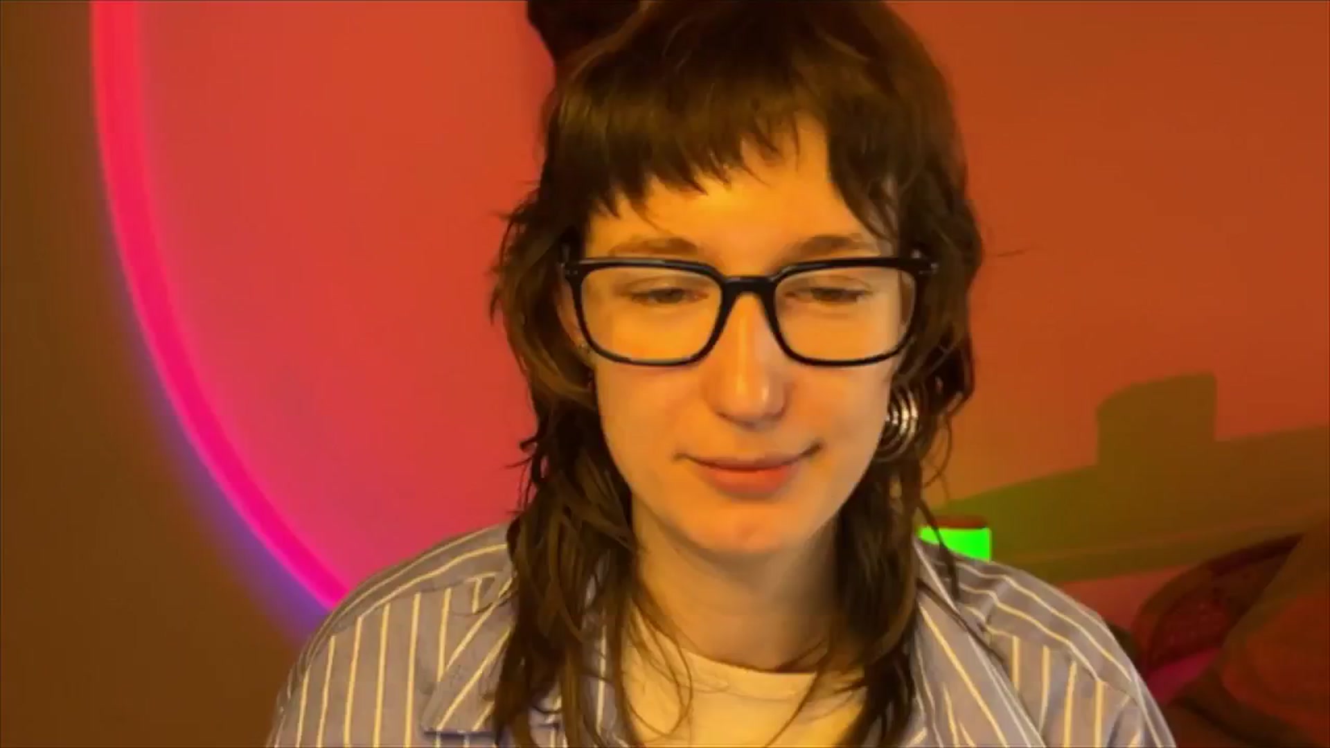 Gallery image thumbnail from LoooneyTunes's myfreecams stream on, 03/11/2025, 12:17 image 11 of 20
