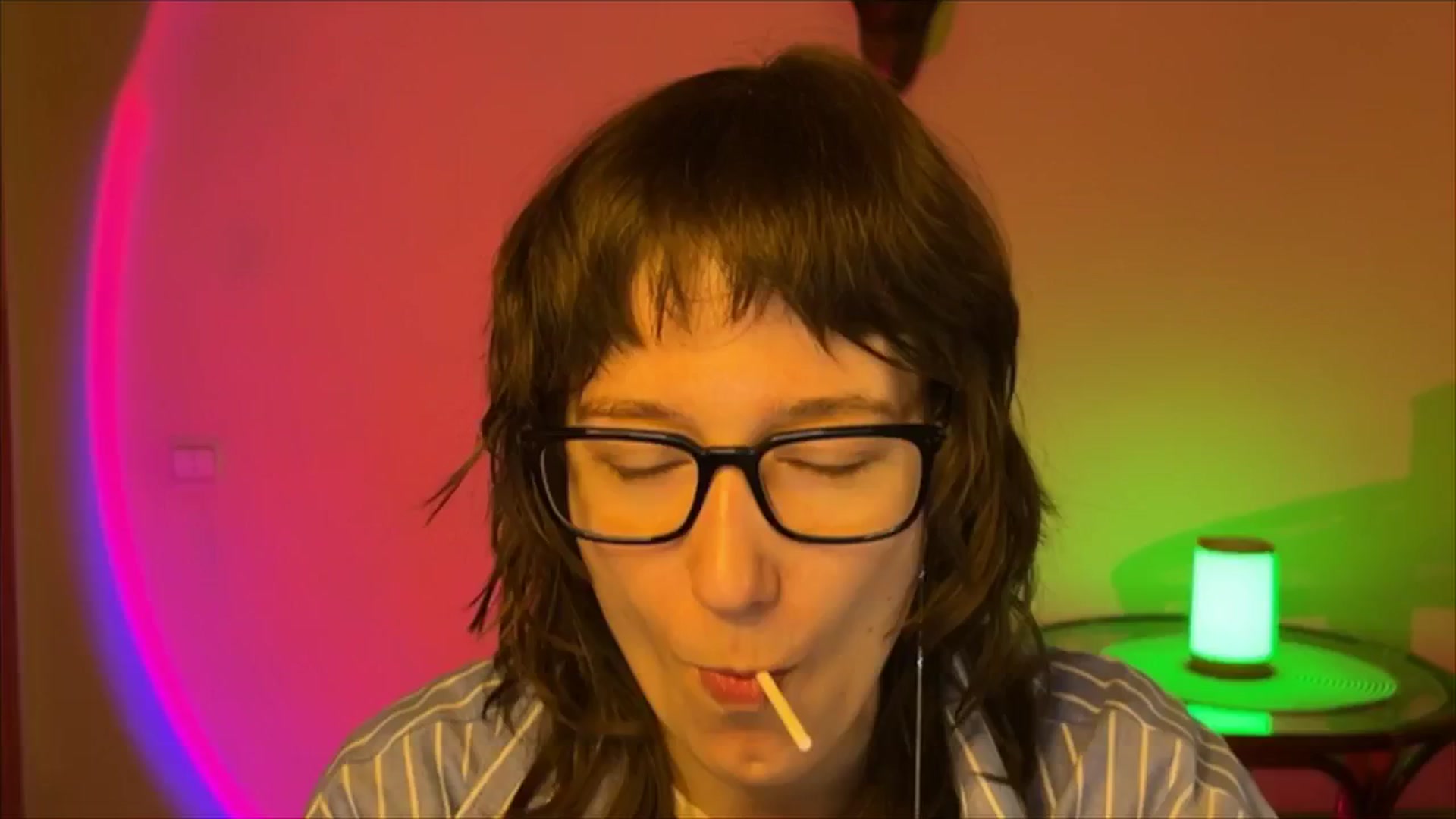 Gallery image thumbnail from LoooneyTunes's myfreecams stream on, 03/17/2025, 11:03 image 13 of 20