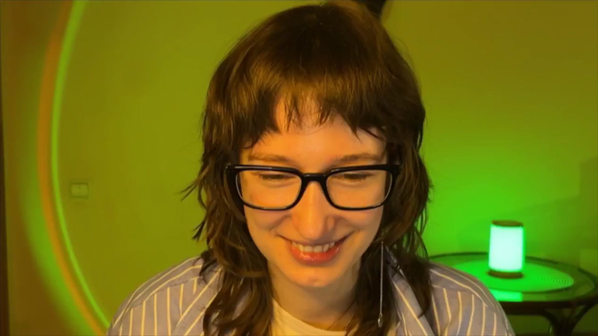 Gallery image thumbnail from LoooneyTunes's myfreecams stream on, 03/17/2025, 11:03 image 15 of 20