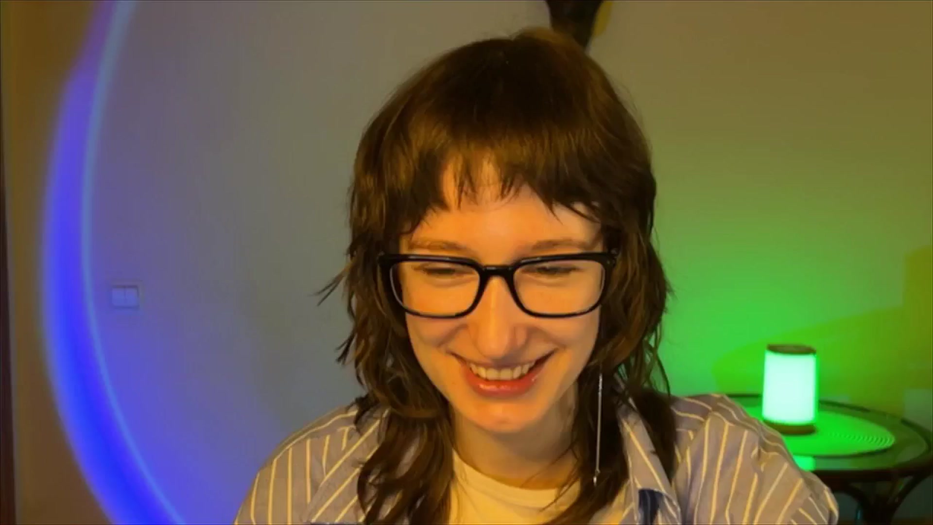 Gallery image thumbnail from LoooneyTunes's myfreecams stream on, 03/17/2025, 11:03 image 16 of 20