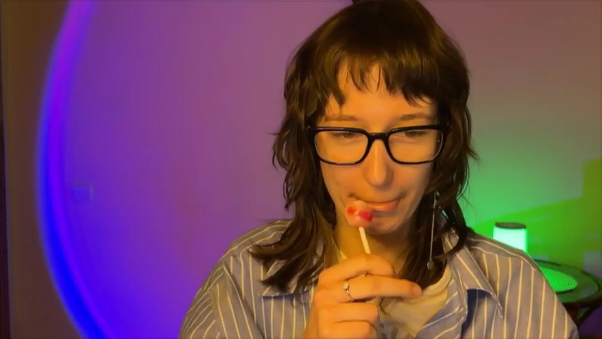 Gallery image thumbnail from LoooneyTunes's myfreecams stream on, 03/17/2025, 12:10 image 9 of 20