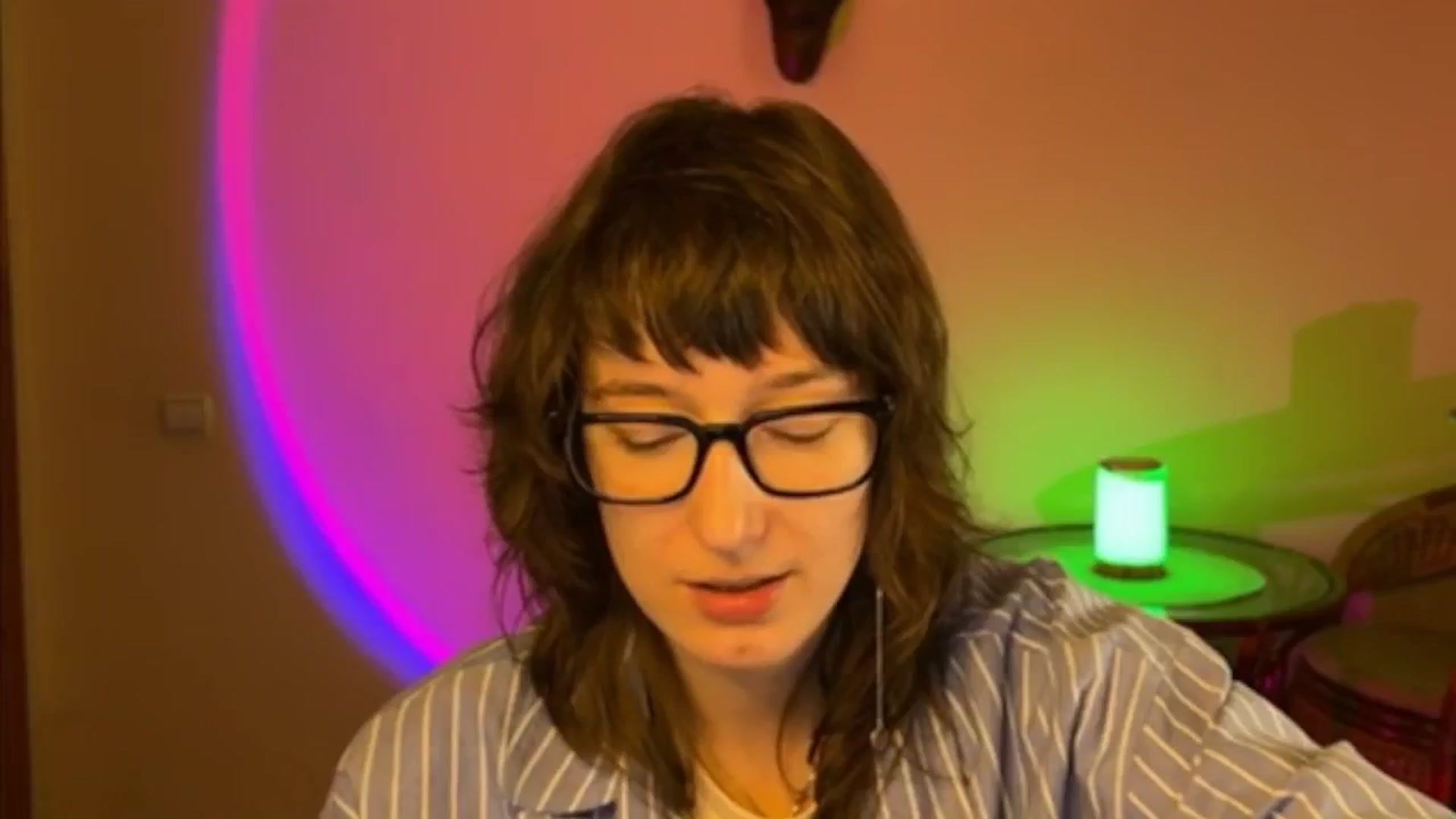 Gallery image thumbnail from LoooneyTunes's myfreecams stream on, 03/26/2025, 12:21 image 15 of 20