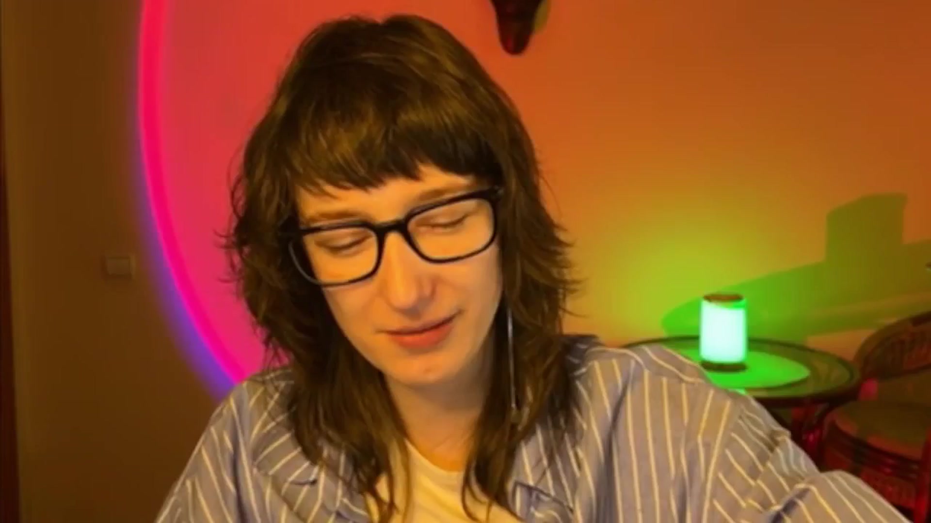 Gallery image thumbnail from LoooneyTunes's myfreecams stream on, 03/26/2025, 12:21 image 2 of 20