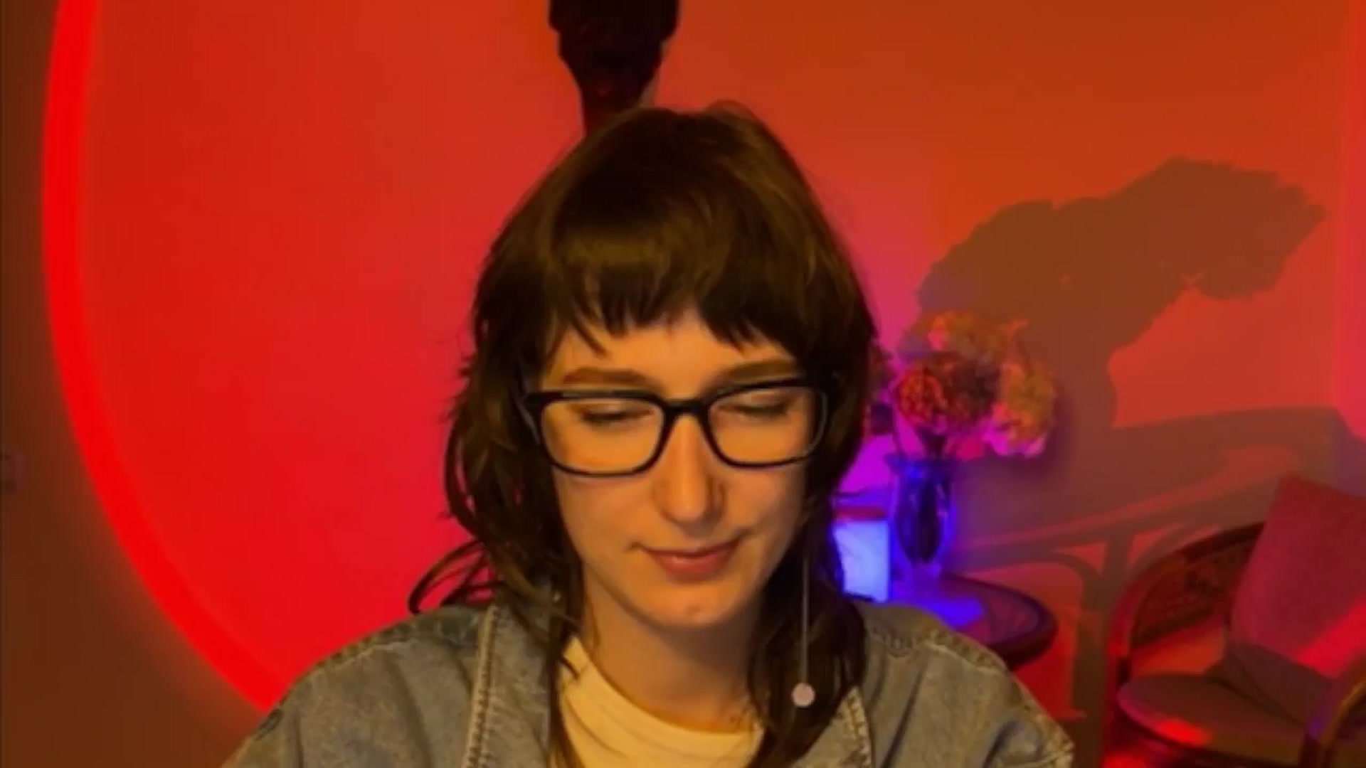 Gallery image thumbnail from LoooneyTunes's myfreecams stream on, 04/01/2025, 18:30 image 10 of 20