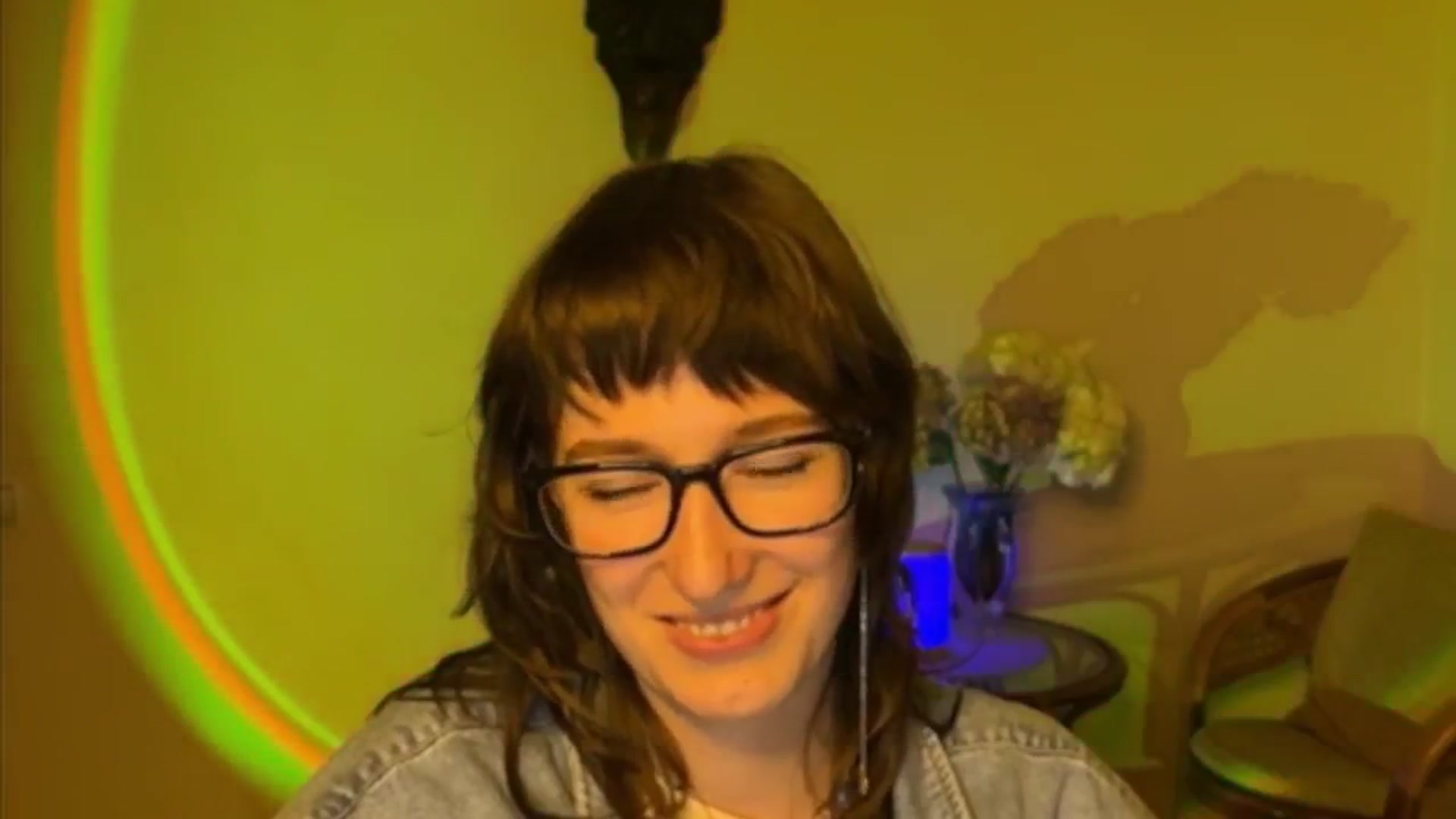 Gallery image thumbnail from LoooneyTunes's myfreecams stream on, 04/01/2025, 18:30 image 15 of 20