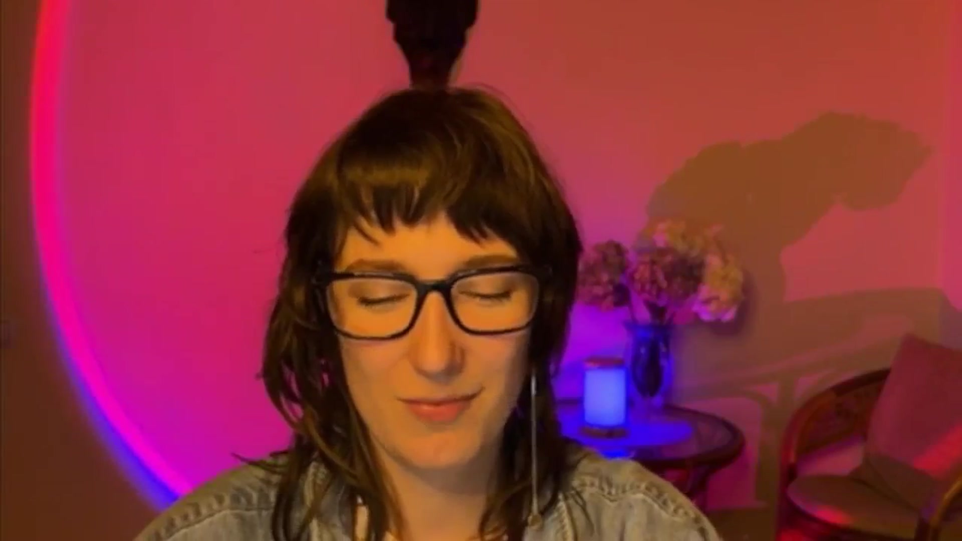 Gallery image thumbnail from LoooneyTunes's myfreecams stream on, 04/01/2025, 18:30 image 13 of 20