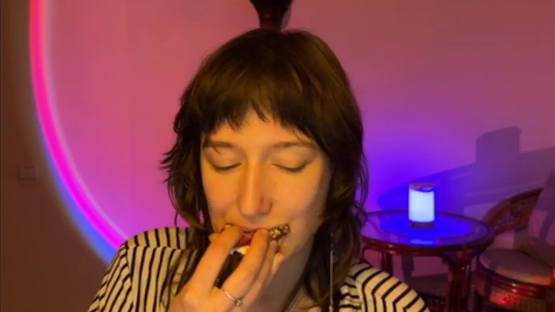 Gallery image thumbnail from LoooneyTunes's myfreecams stream on, 04/02/2025, 15:33 image 4 of 20