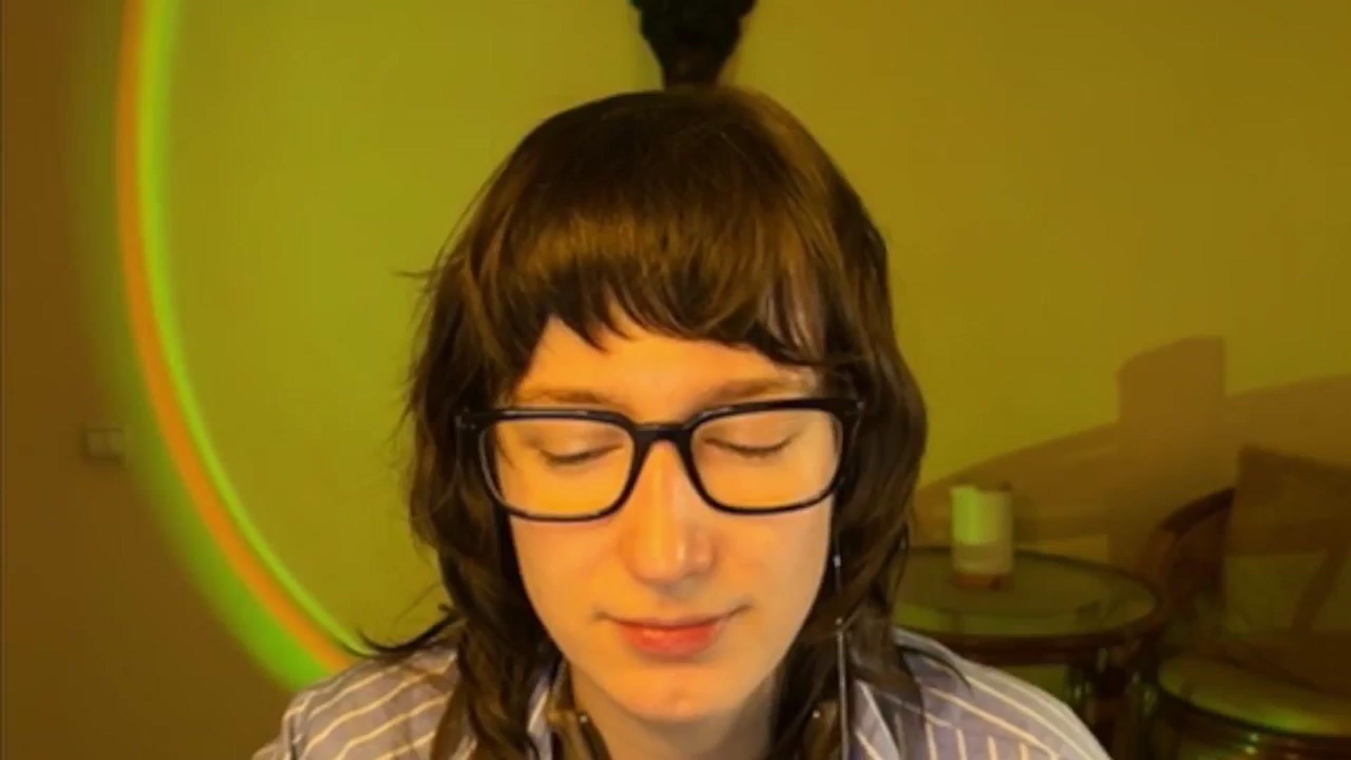 Gallery image thumbnail from LoooneyTunes's myfreecams stream on, 04/05/2025, 10:24 image 13 of 20