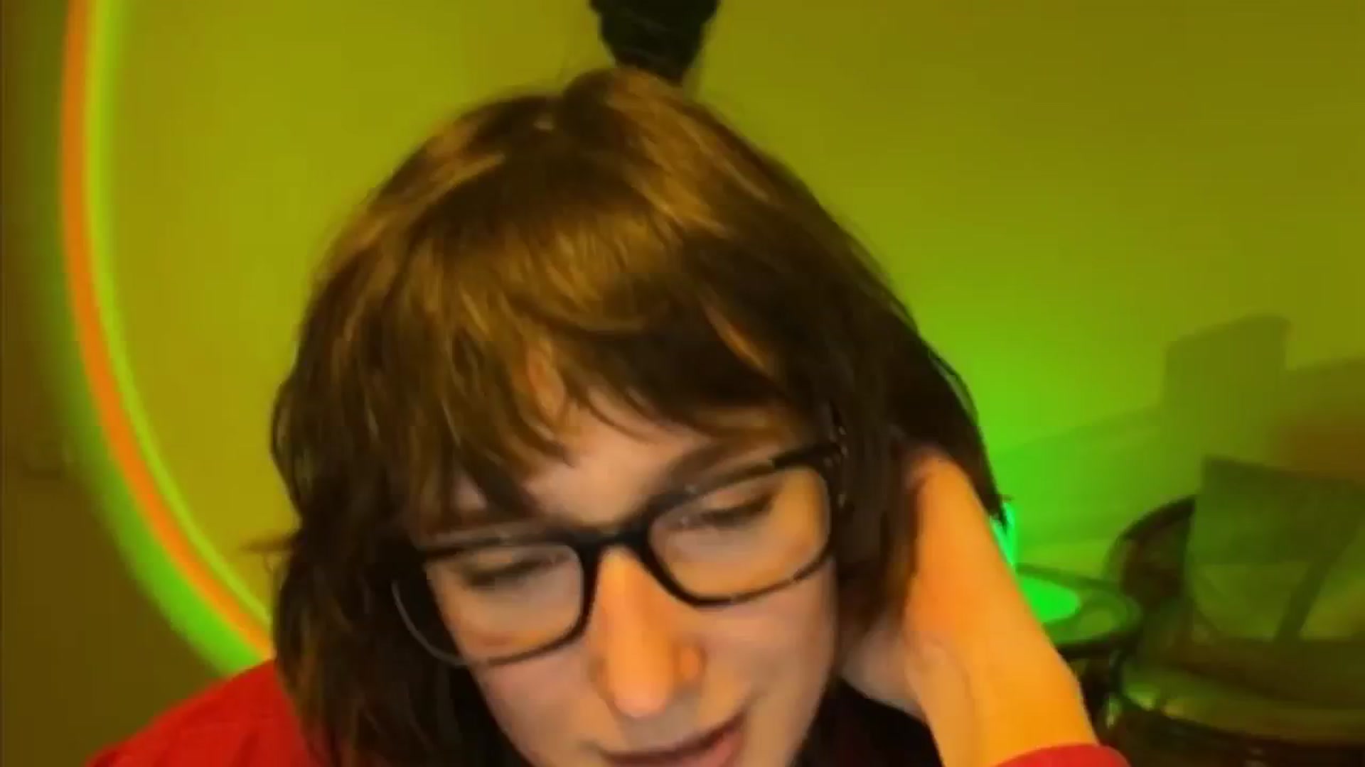 Gallery image thumbnail from LoooneyTunes's myfreecams stream on, 04/07/2025, 18:40 image 17 of 20
