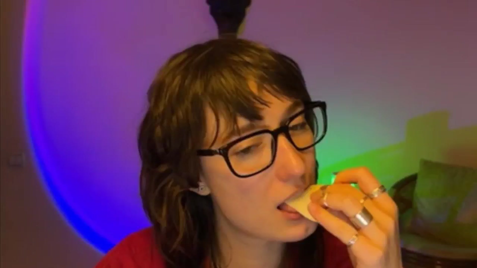 Gallery image thumbnail from LoooneyTunes's myfreecams stream on, 04/07/2025, 19:17 image 5 of 20