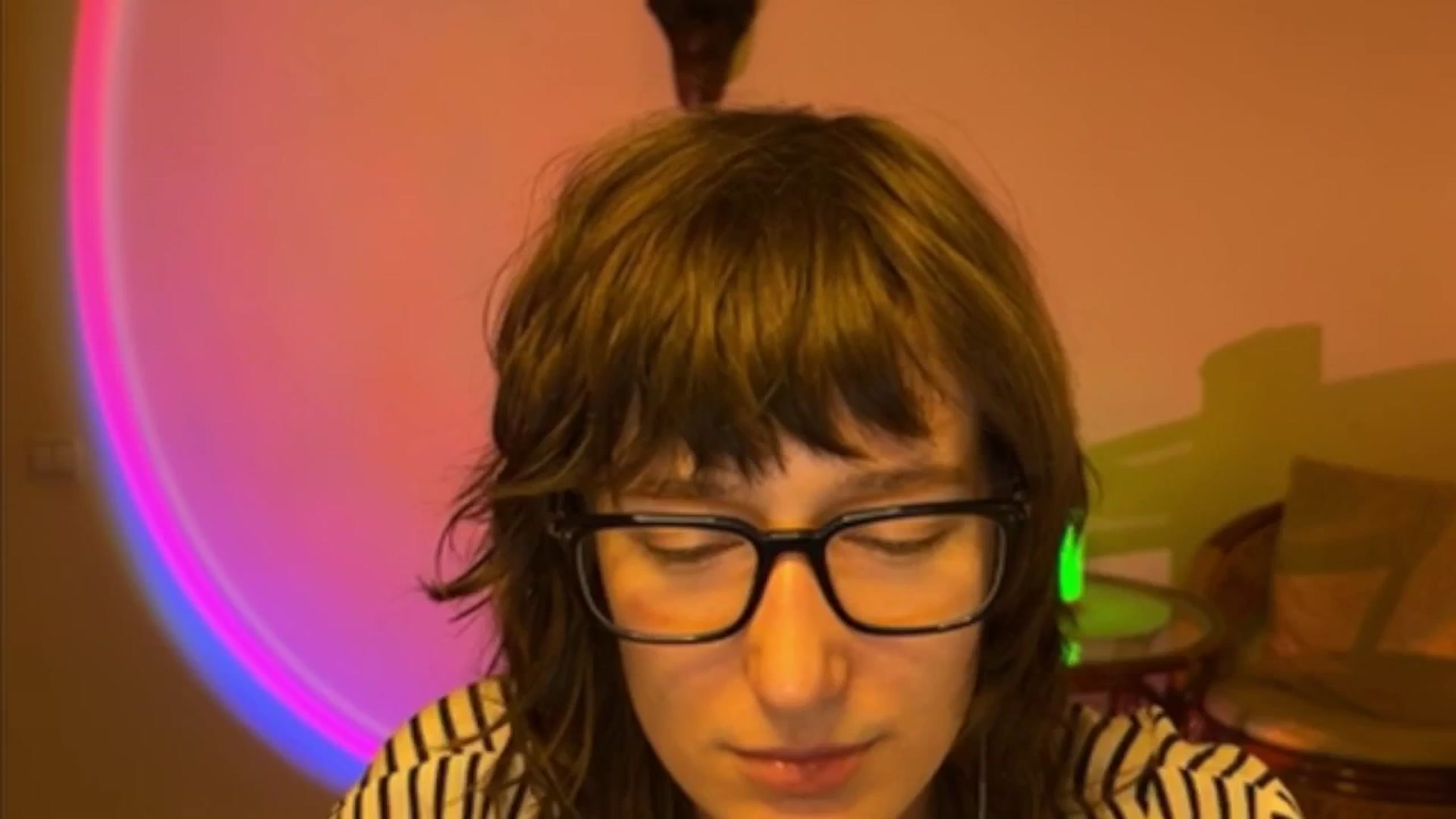 Gallery image thumbnail from LoooneyTunes's myfreecams stream on, 04/08/2025, 18:29 image 1 of 20