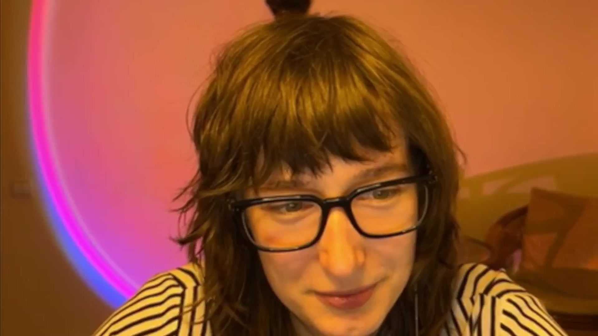 Gallery image thumbnail from LoooneyTunes's myfreecams stream on, 04/08/2025, 18:29 image 15 of 20