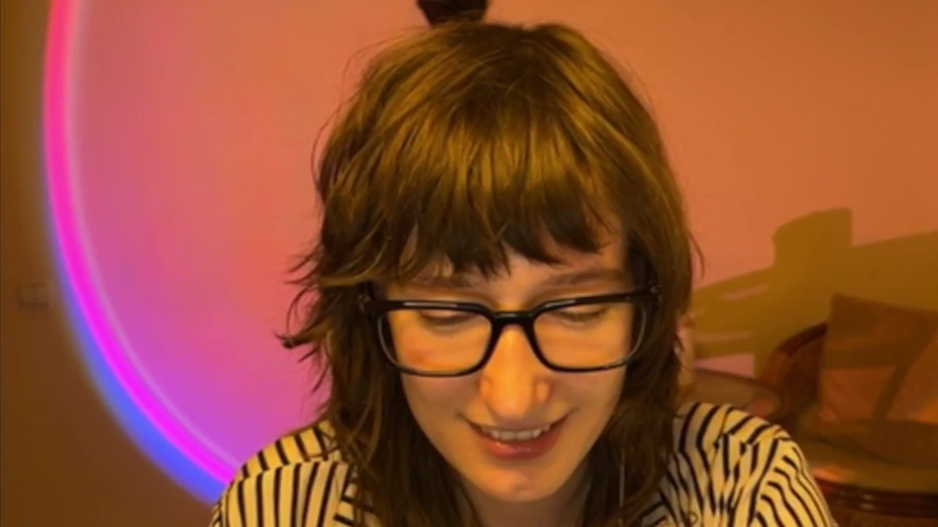Gallery image thumbnail from LoooneyTunes's myfreecams stream on, 04/08/2025, 18:29 image 9 of 20