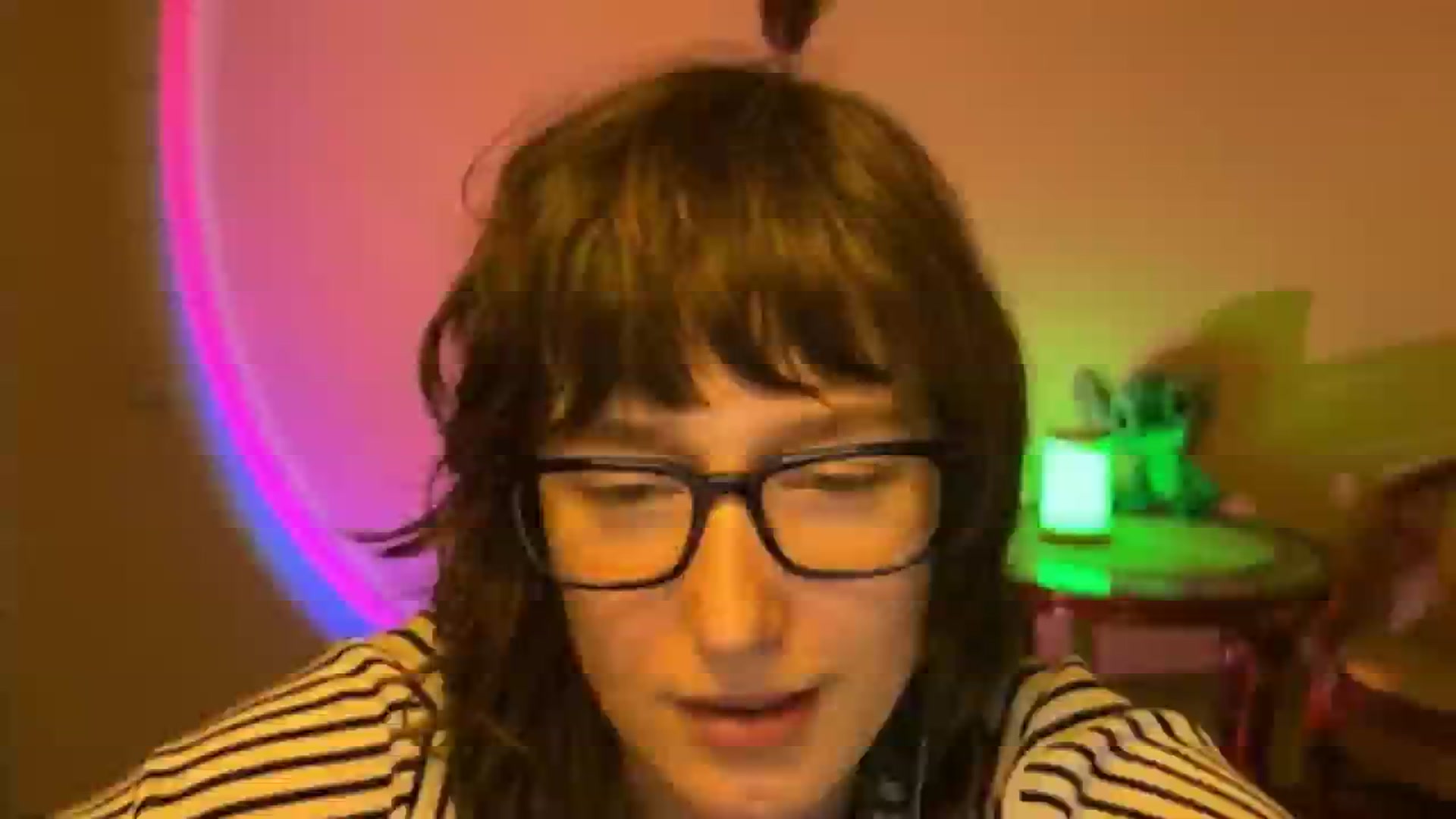 Gallery image thumbnail from LoooneyTunes's myfreecams stream on, 04/08/2025, 21:39 image 11 of 20