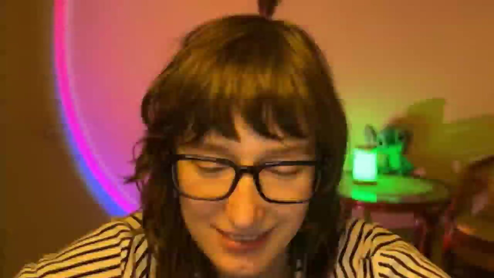 Gallery image thumbnail from LoooneyTunes's myfreecams stream on, 04/08/2025, 21:39 image 5 of 20