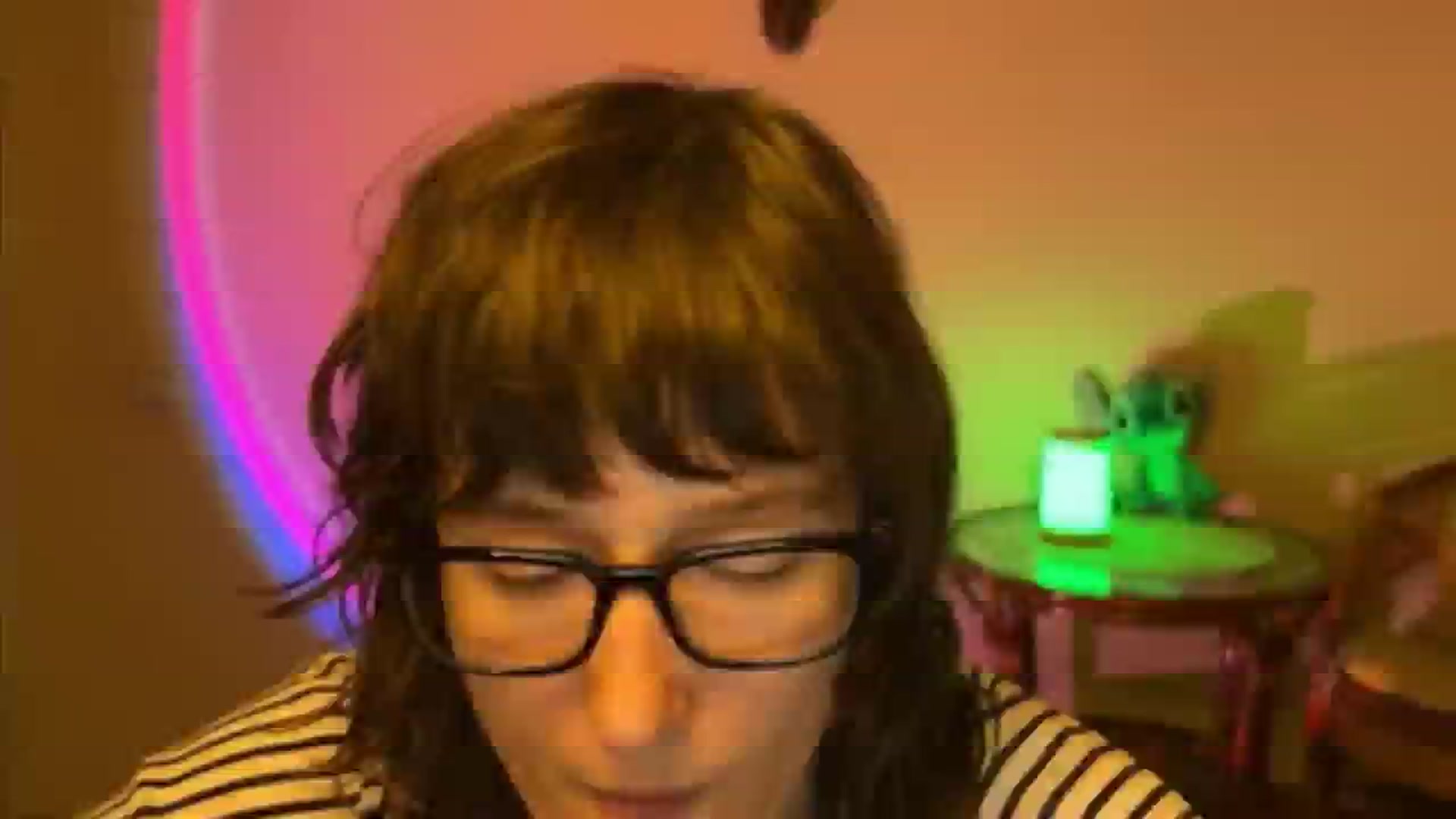 Gallery image thumbnail from LoooneyTunes's myfreecams stream on, 04/08/2025, 21:39 image 12 of 20