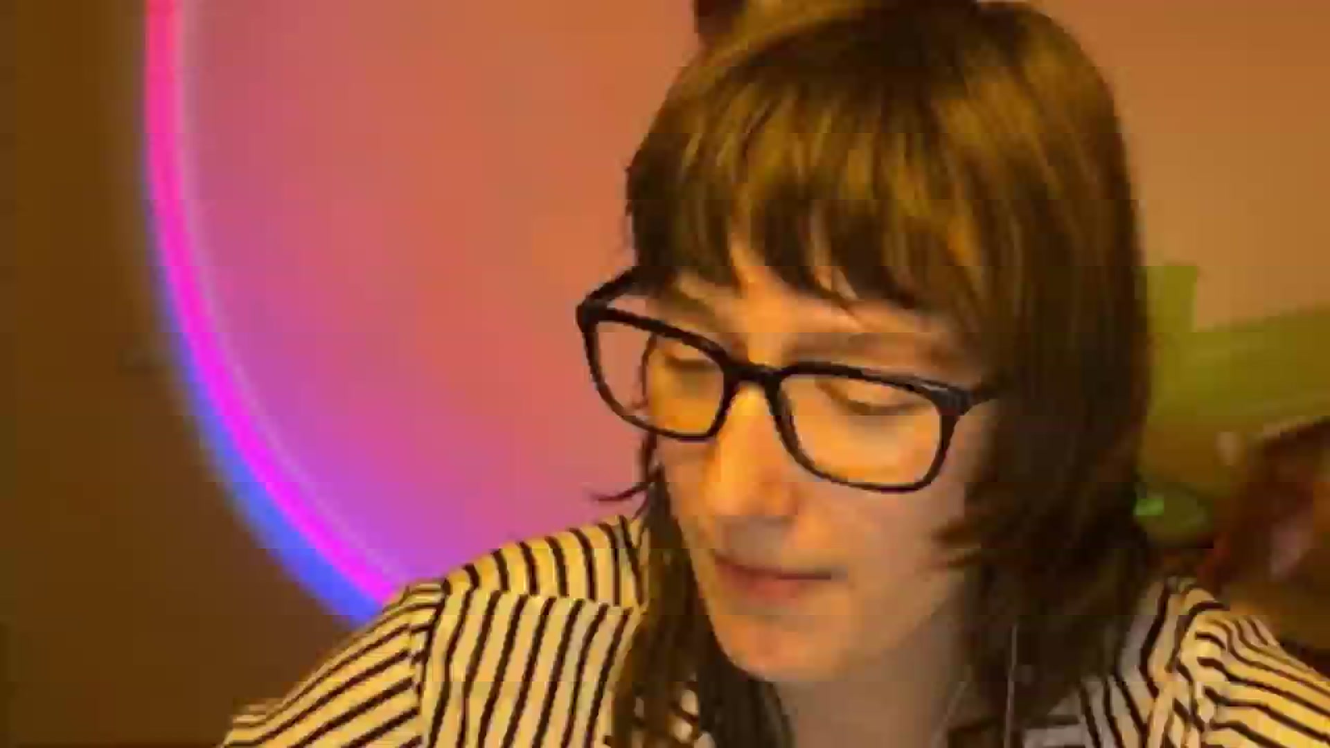 Gallery image thumbnail from LoooneyTunes's myfreecams stream on, 04/08/2025, 21:39 image 2 of 20