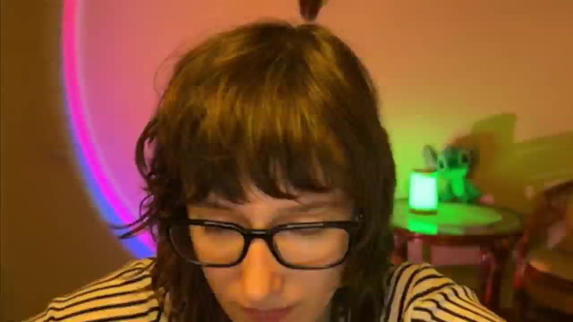 Gallery image thumbnail from LoooneyTunes's myfreecams stream on, 04/08/2025, 21:39 image 9 of 20
