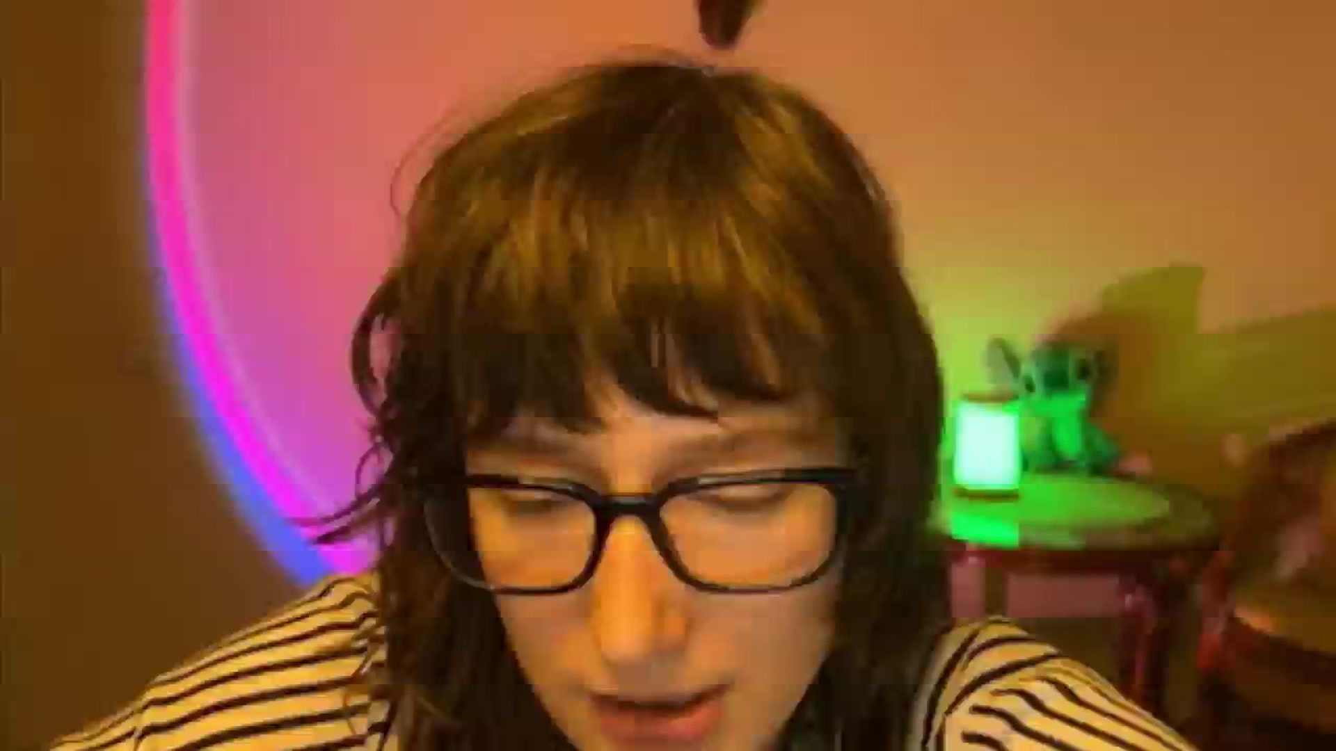Gallery image thumbnail from LoooneyTunes's myfreecams stream on, 04/08/2025, 21:39 image 10 of 20