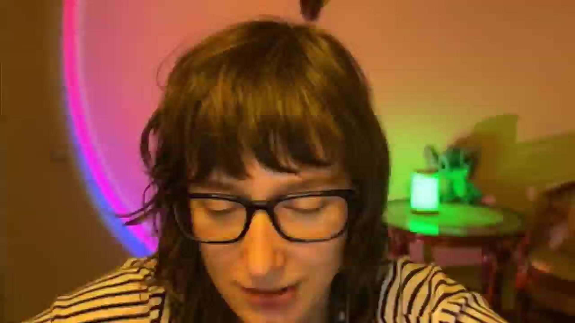 Gallery image thumbnail from LoooneyTunes's myfreecams stream on, 04/08/2025, 21:39 image 13 of 20