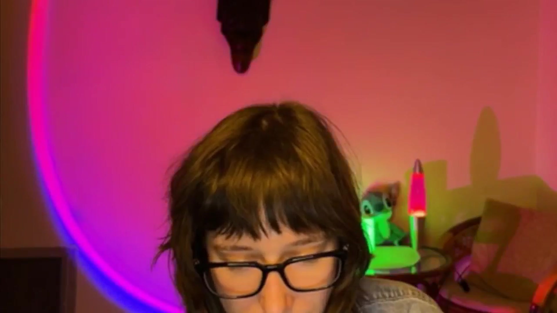 Gallery image thumbnail from LoooneyTunes's myfreecams stream on, 04/11/2025, 14:16 image 14 of 20