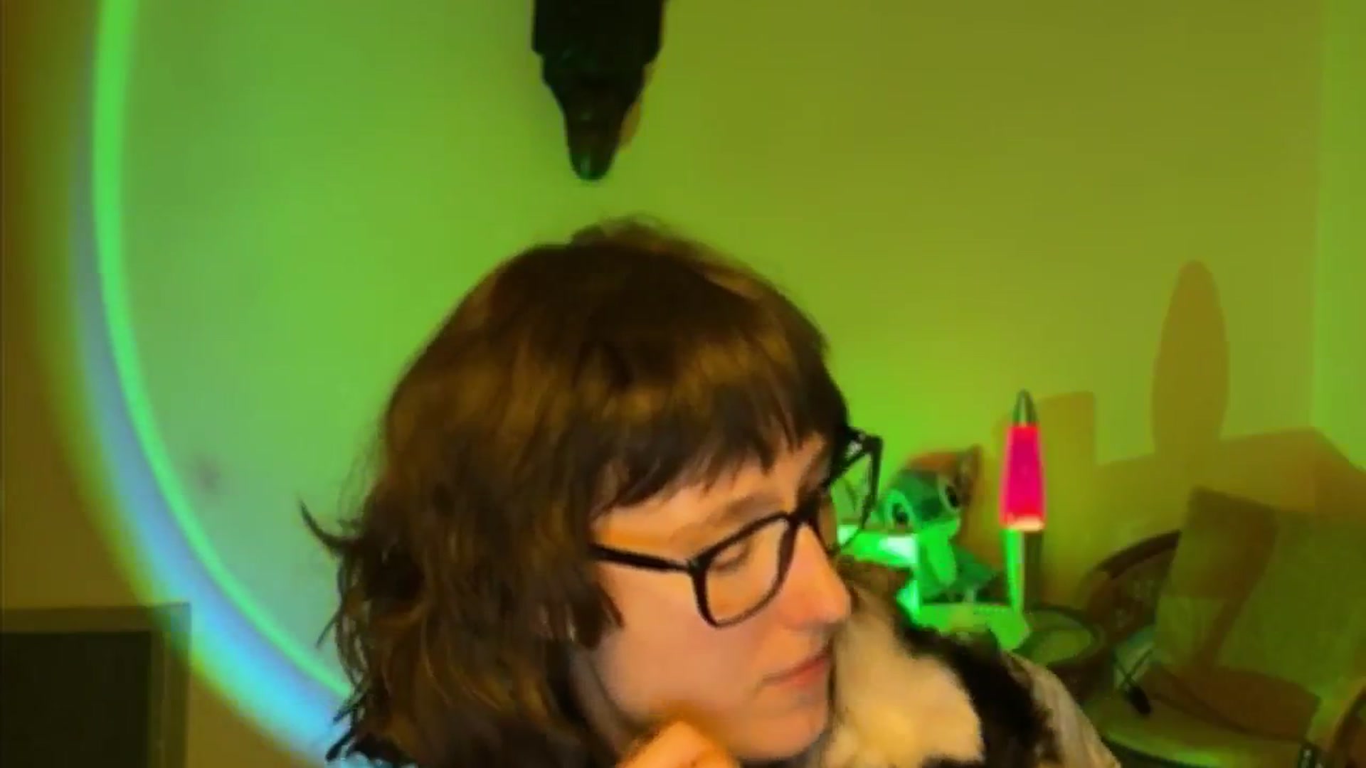 Gallery image thumbnail from LoooneyTunes's myfreecams stream on, 04/11/2025, 14:16 image 6 of 20