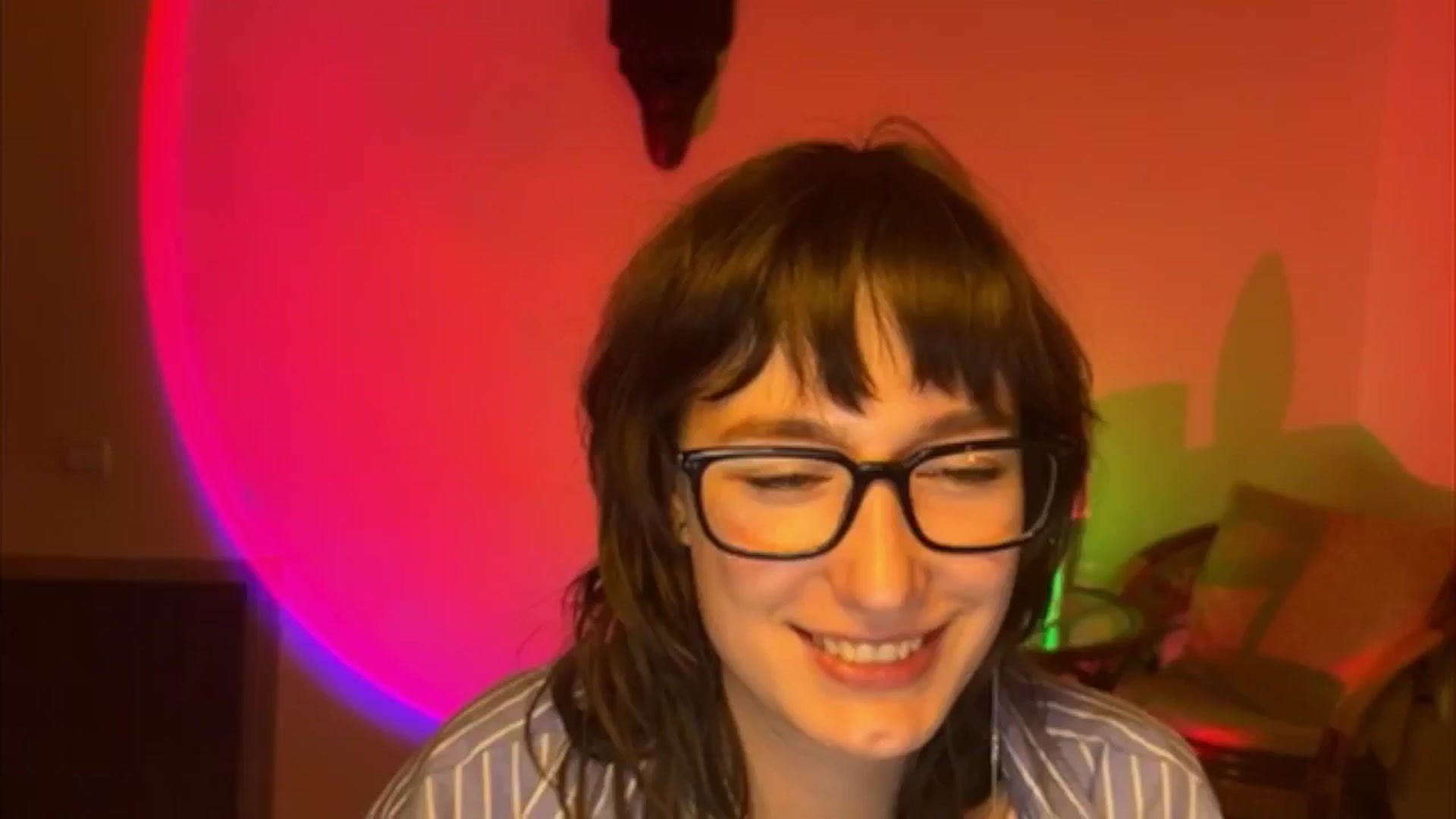 Gallery image thumbnail from LoooneyTunes's myfreecams stream on, 04/13/2025, 20:01 image 15 of 20