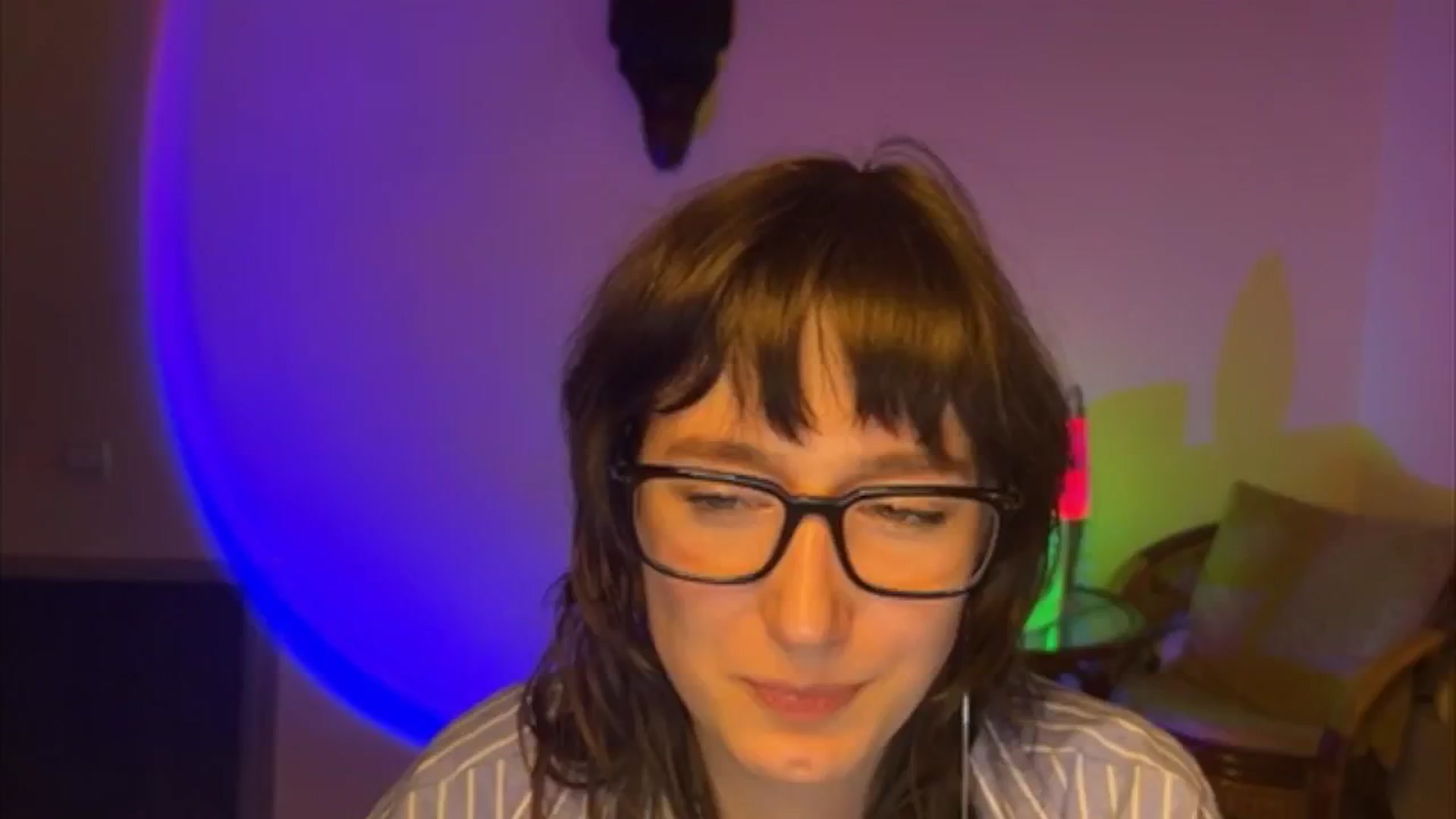 Gallery image thumbnail from LoooneyTunes's myfreecams stream on, 04/13/2025, 20:01 image 17 of 20