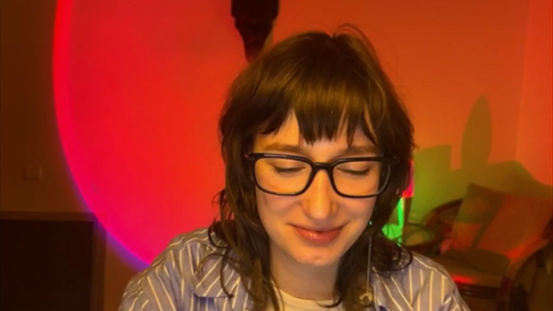 Gallery image thumbnail from LoooneyTunes's myfreecams stream on, 04/13/2025, 20:01 image 5 of 20
