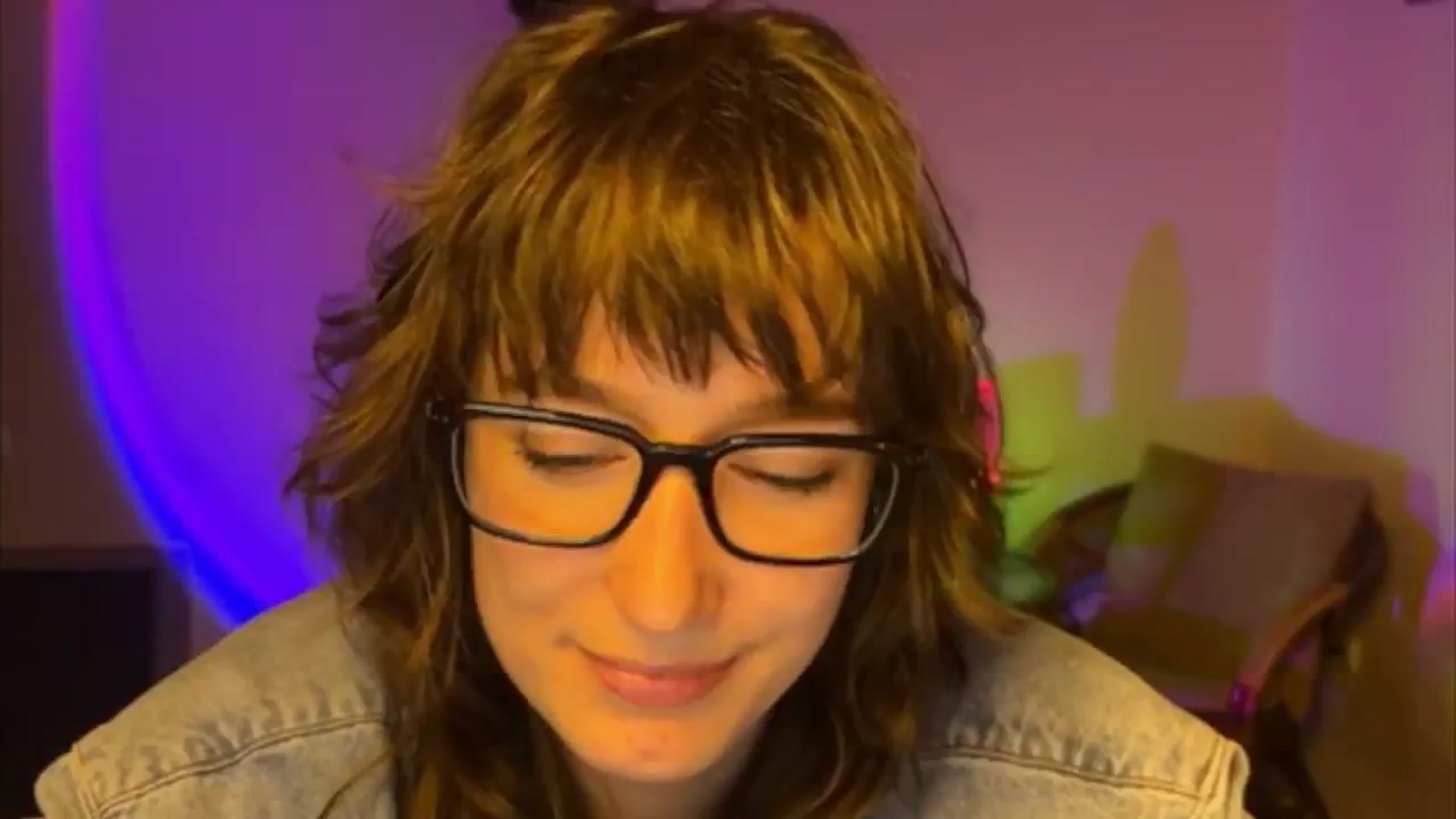 Gallery image thumbnail from LoooneyTunes's myfreecams stream on, 04/14/2025, 20:34 image 19 of 20