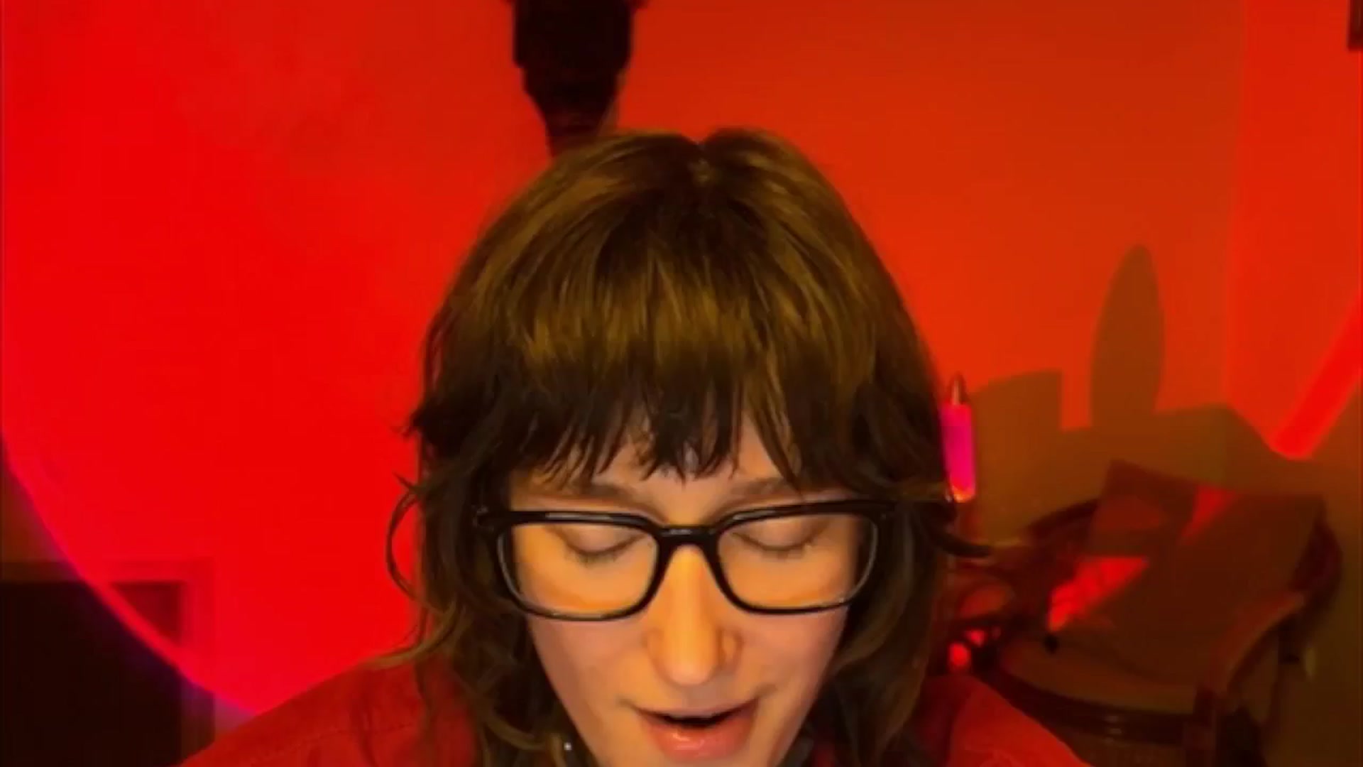 Gallery image thumbnail from LoooneyTunes's myfreecams stream on, 04/16/2025, 21:43 image 18 of 20