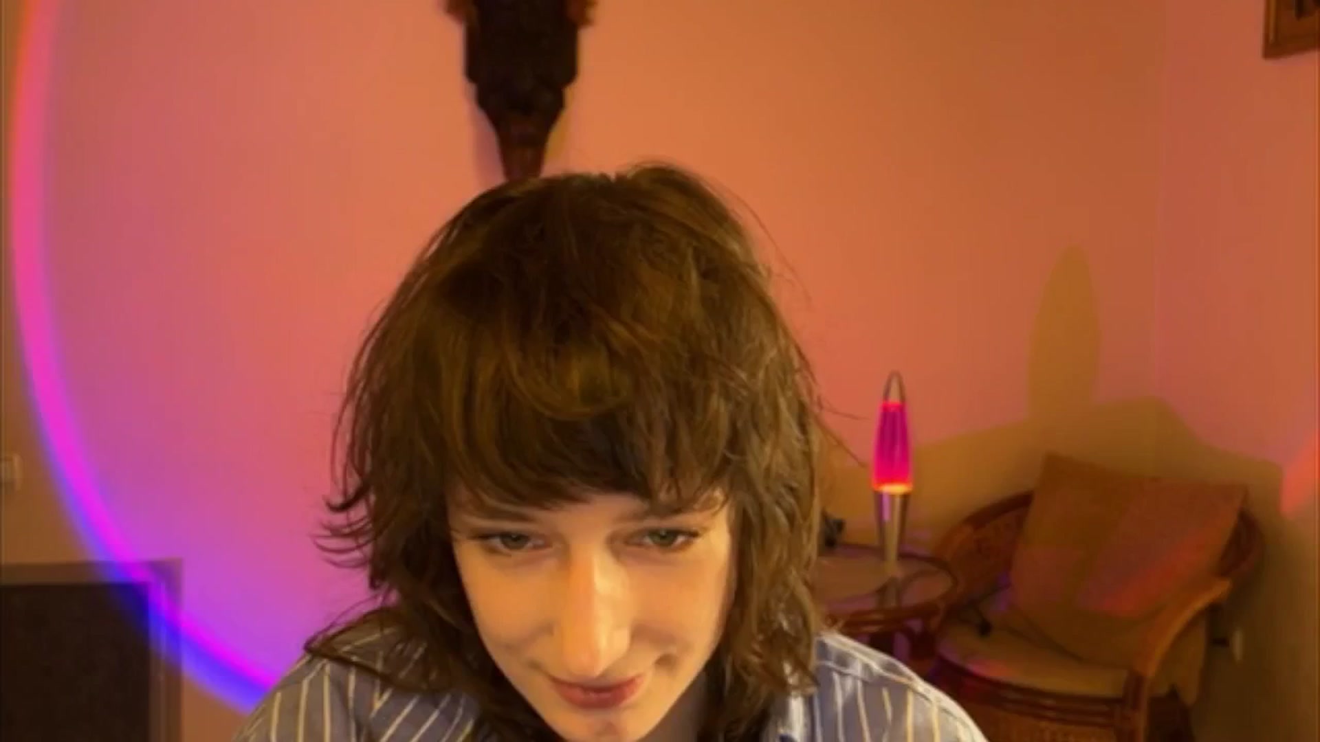 Gallery image thumbnail from LoooneyTunes's myfreecams stream on, 04/17/2025, 15:22 image 14 of 20