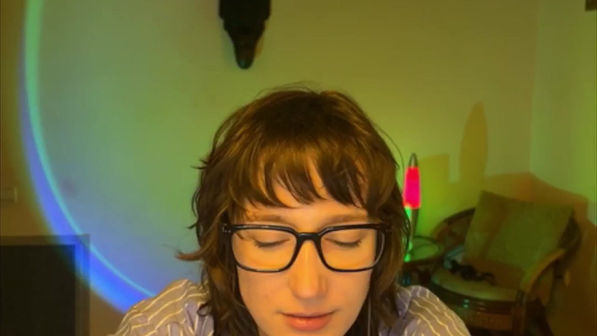 Gallery image thumbnail from LoooneyTunes's myfreecams stream on, 04/17/2025, 21:45 image 15 of 20
