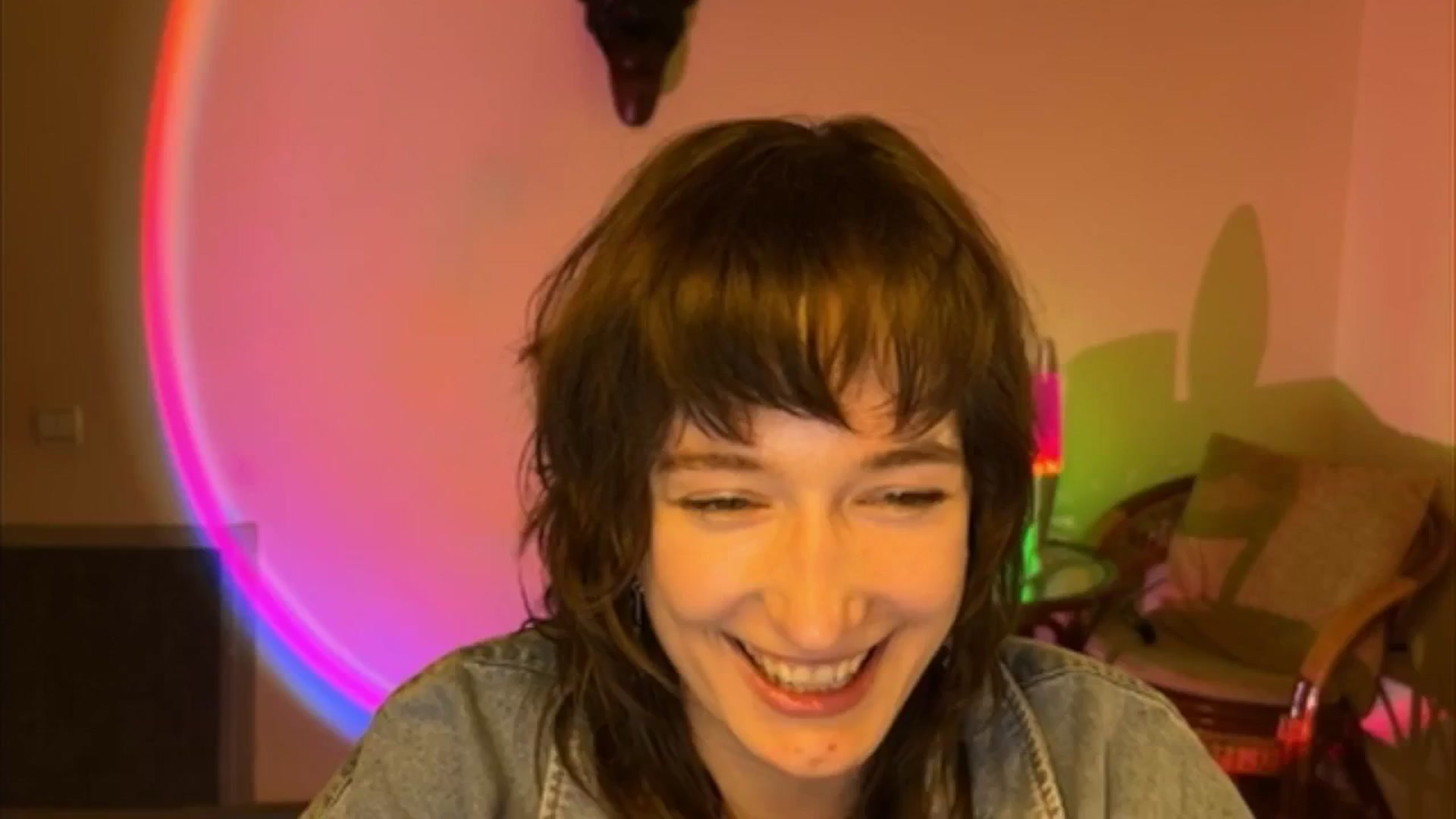 Gallery image thumbnail from LoooneyTunes's myfreecams stream on, 04/18/2025, 19:17 image 17 of 20
