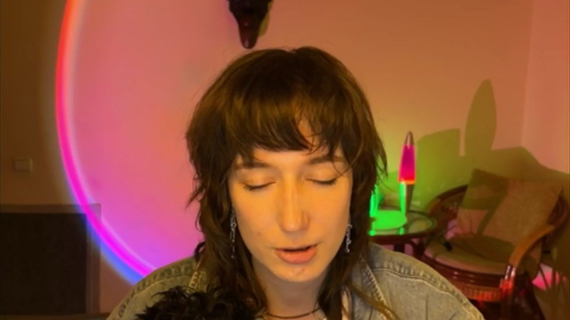 Gallery image thumbnail from LoooneyTunes's myfreecams stream on, 04/18/2025, 19:17 image 5 of 20